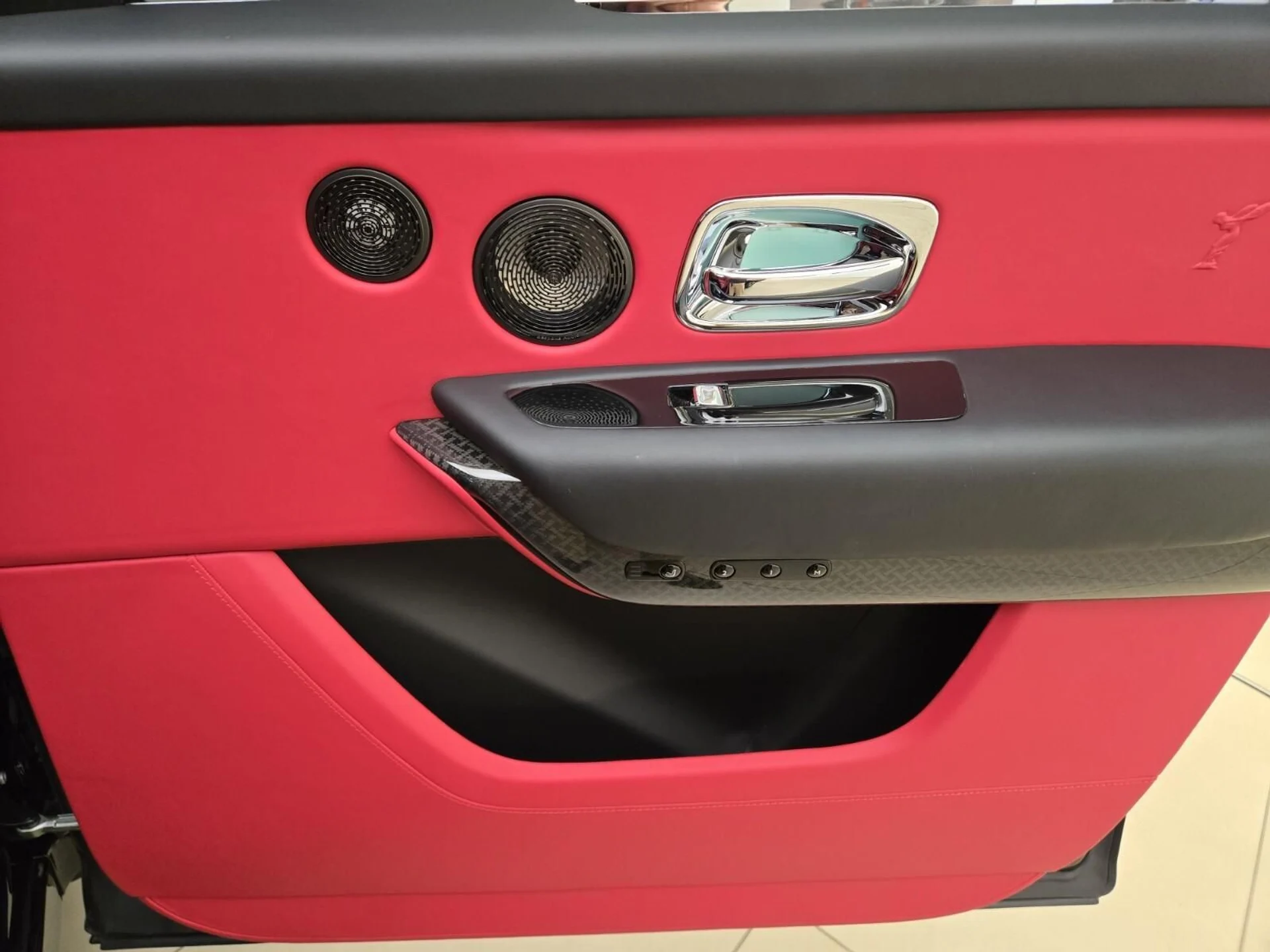 mph025_3048153878_Used_2022_Rolls_Royce_Black_Badge_Cullinan_1773381771_02c2ba6b89