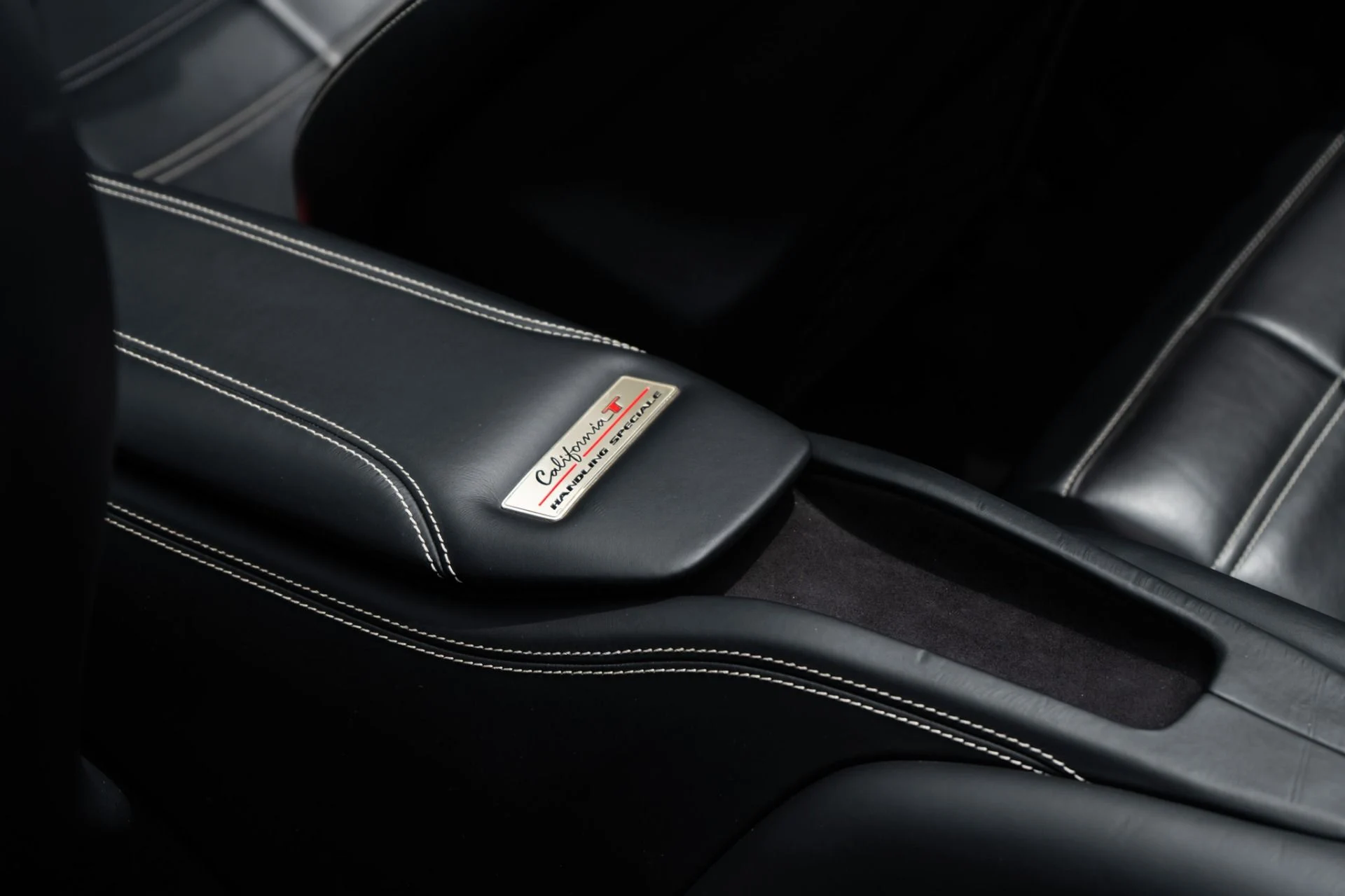 mph025_3051623839_Used_2018_Ferrari_California_T_1781897597_249c5d6a1a
