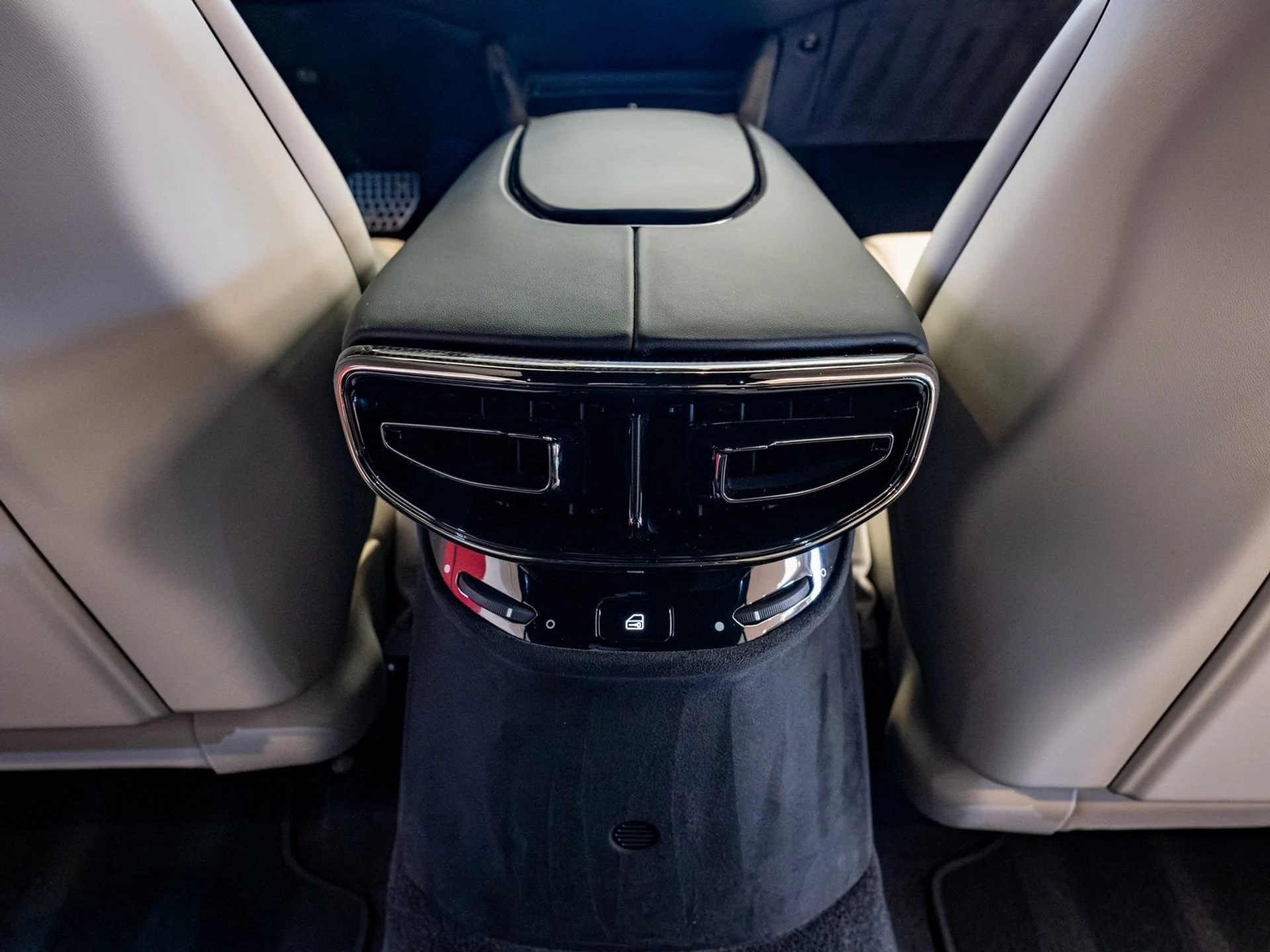 mph025_3051758537_26_c47f062fe1