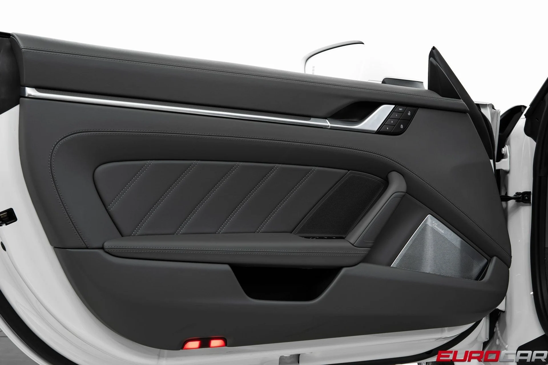 mph025_3056956474_image_26_b2c2819ce1