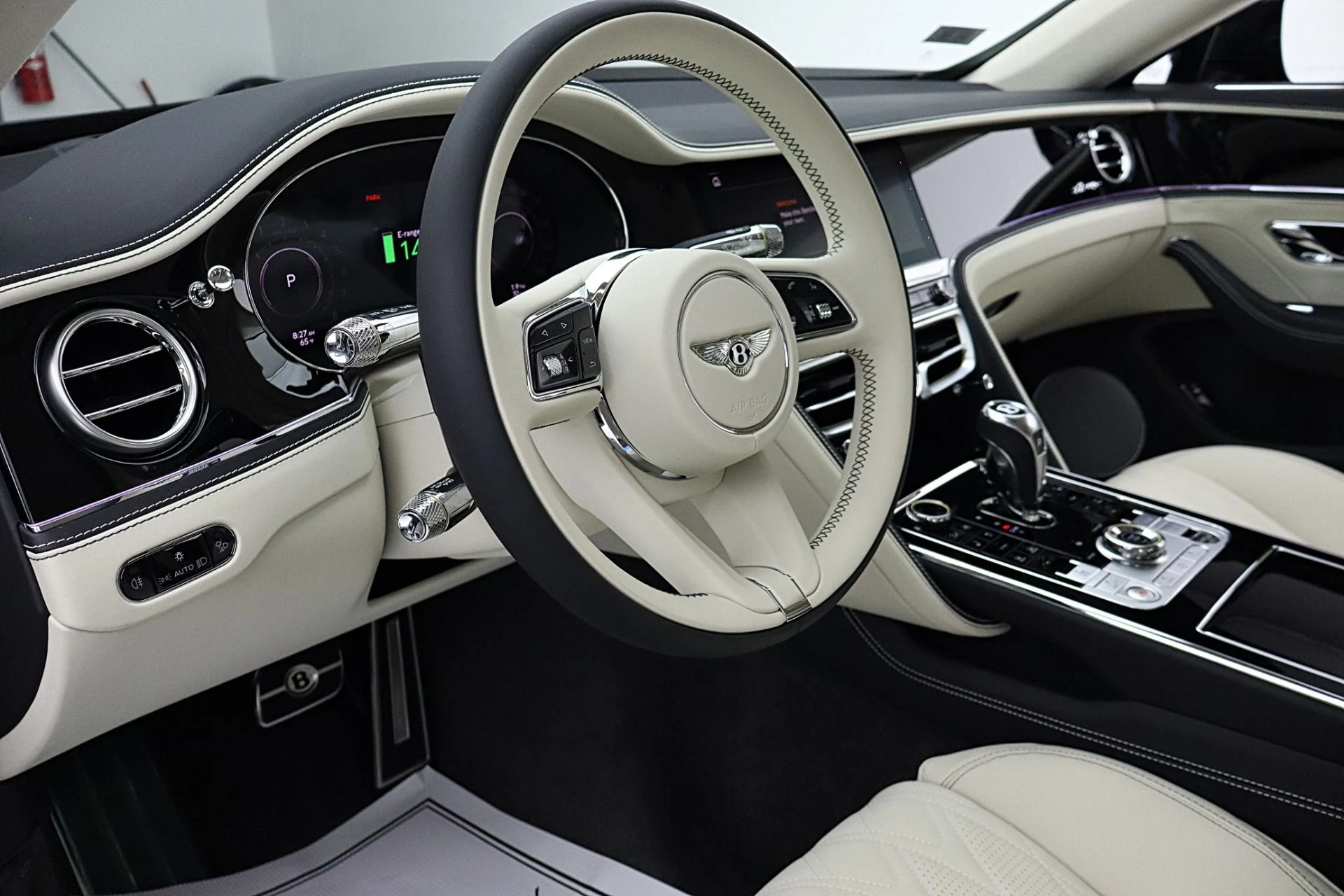 mph025_3059202905_New_2026_BENTLEY_Flying_Spur_Azure_V8_3d3ca64ab1