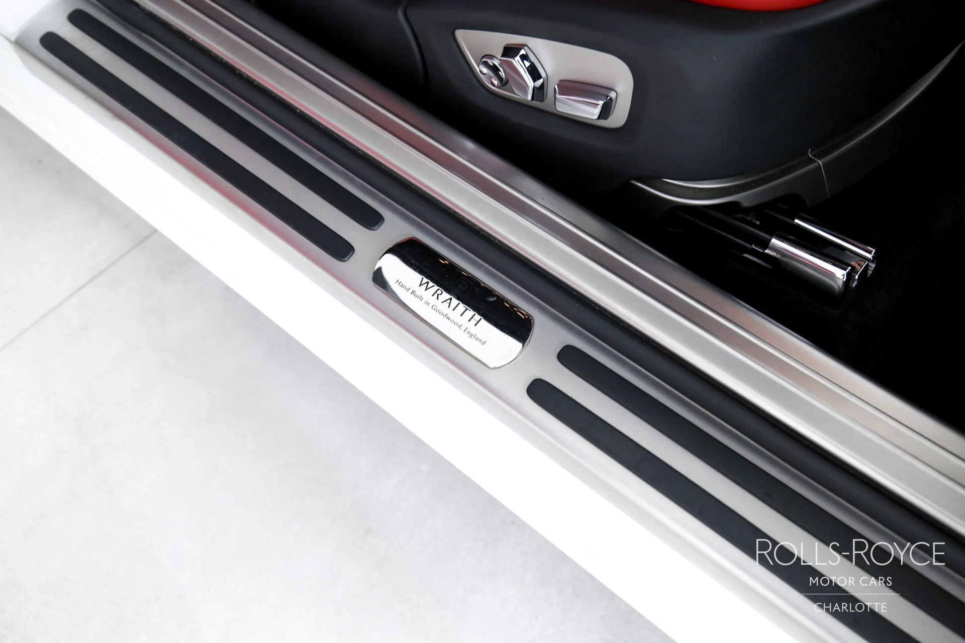 mph025_3061631071_Used_2019_Rolls_Royce_Wraith_1701539384_996d9dc73c