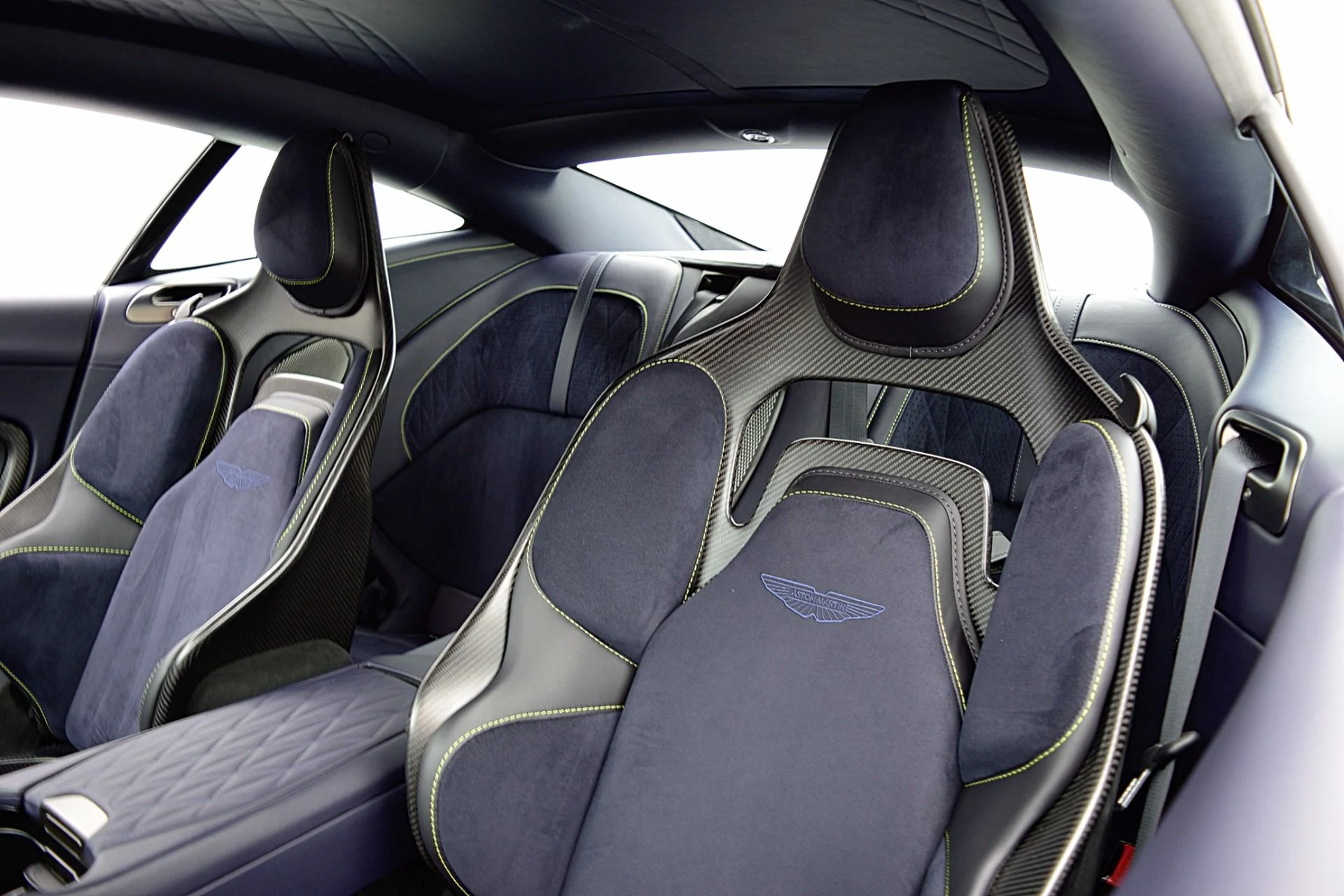 mph025_3062258355_Used_2024_Aston_Martin_DB_12_Coupe_cd9ab5e43f