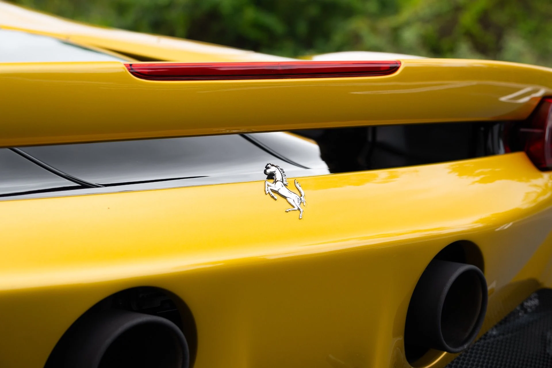 mph025_3069087868_Used_2022_Ferrari_SF_90_Spider_1775626389_9533393d6f