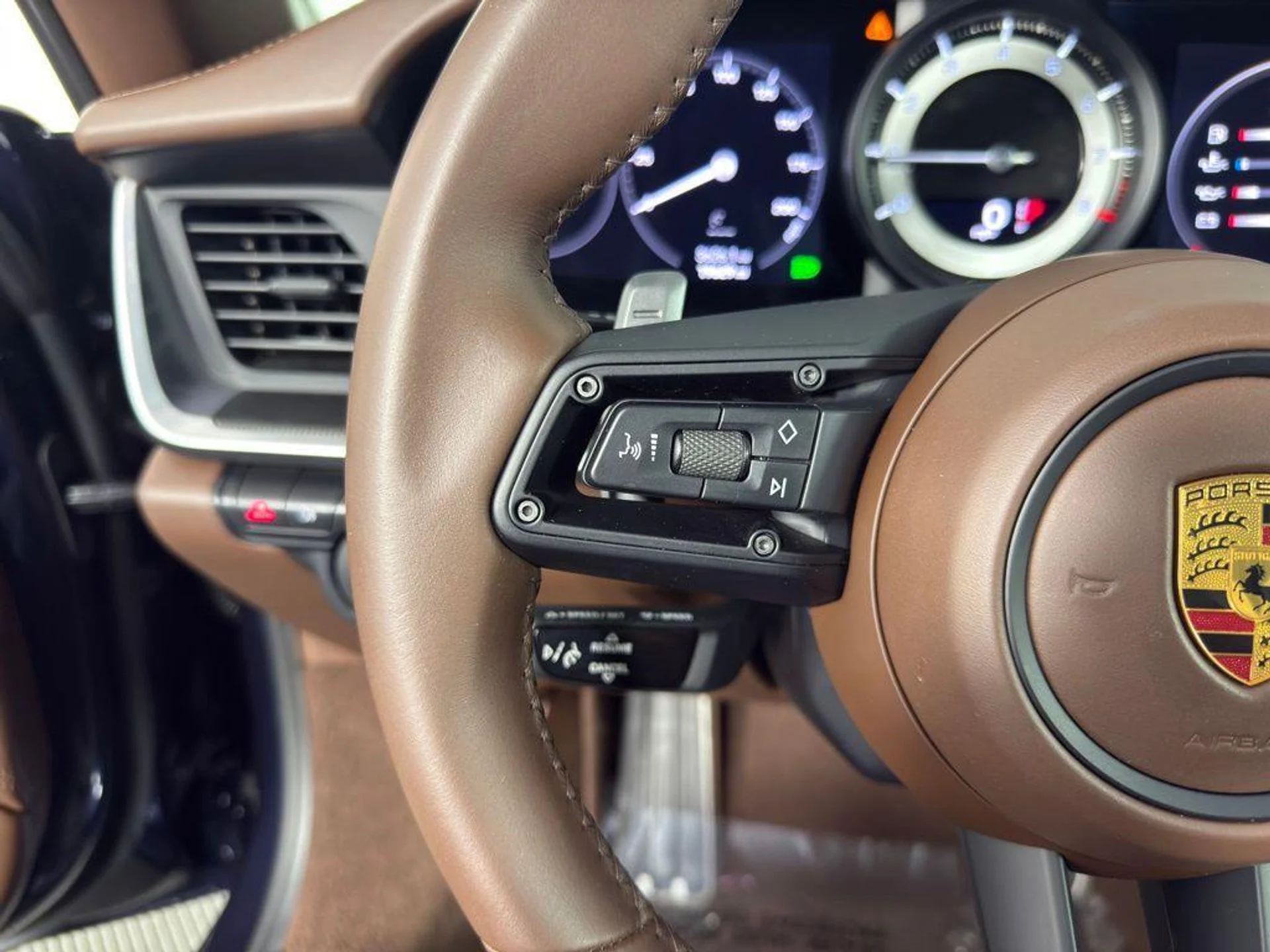 mph025_307320481_umi_Pfs_Vj_Aum22tb_S_Ncce_Zwcipa_E_f44702774d