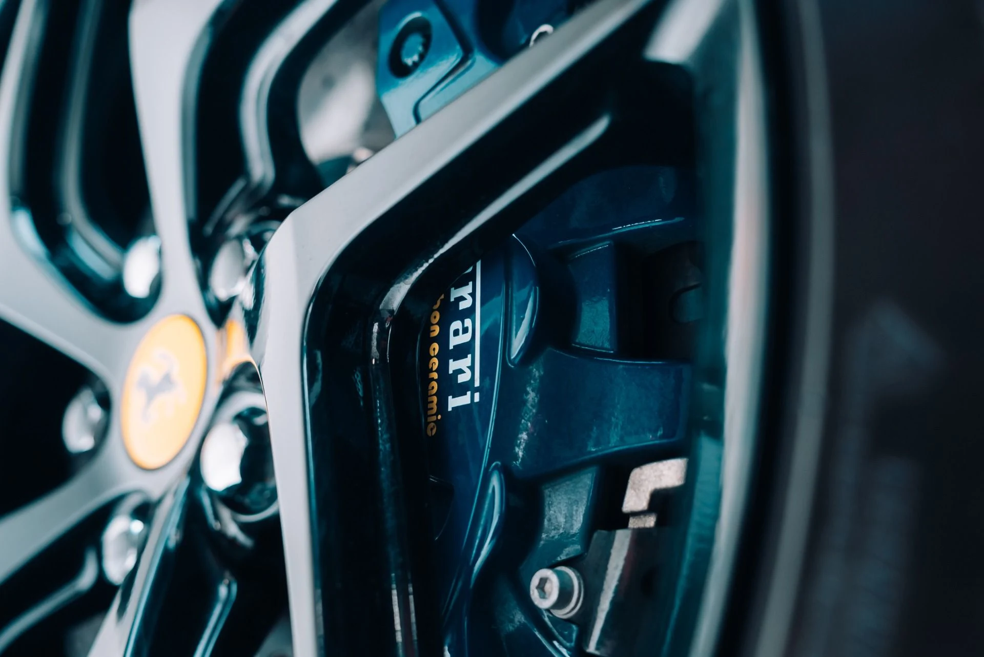 mph025_3088817195_Used_2019_Ferrari_812_Superfast_1762893591_4409b23b53