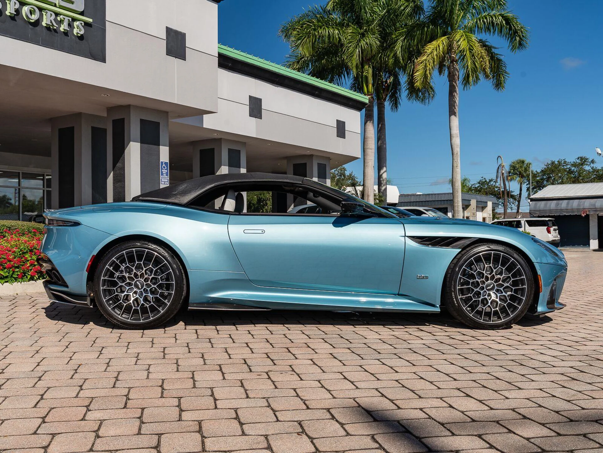 mph025_3097179861_Used_2023_Aston_Martin_DBS_770_Ultimate_1792181000_6288d60258