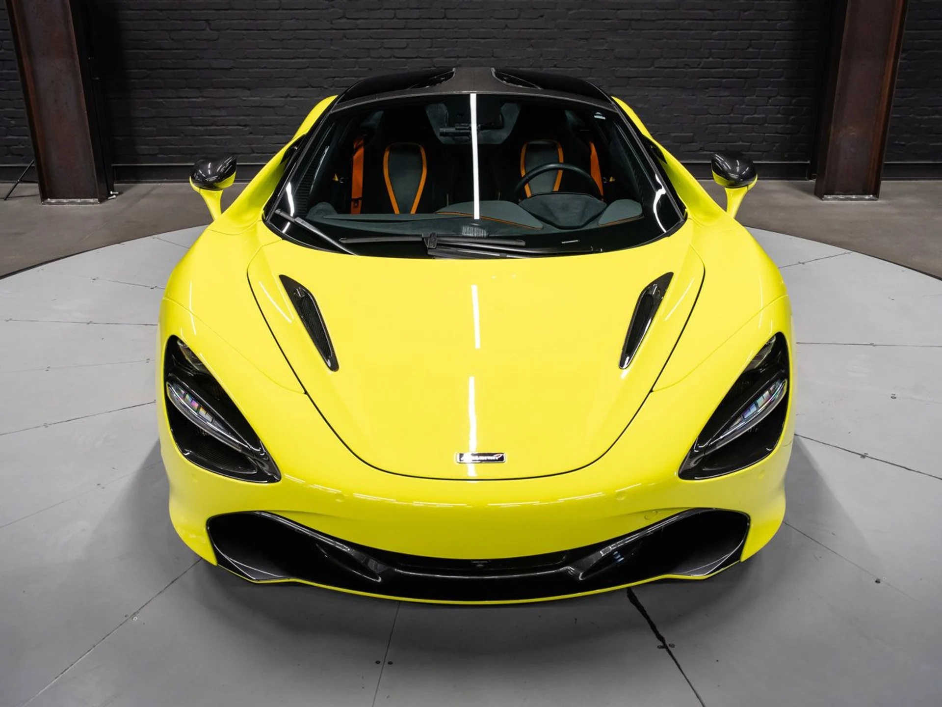 mph025_3099637919_mclaren_720s_2018_0a883a5213