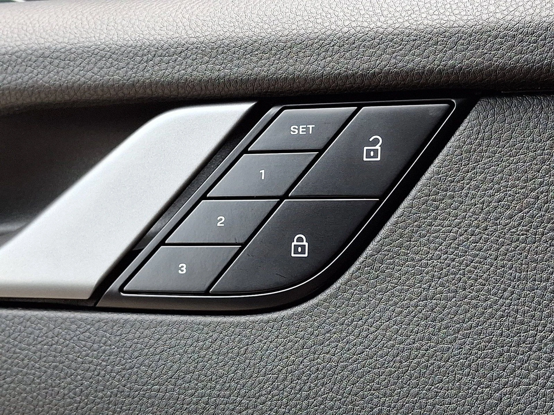 mph025_3108543340_7a93474bd8e676ab14b6f57adcd4b660_a29558d46f