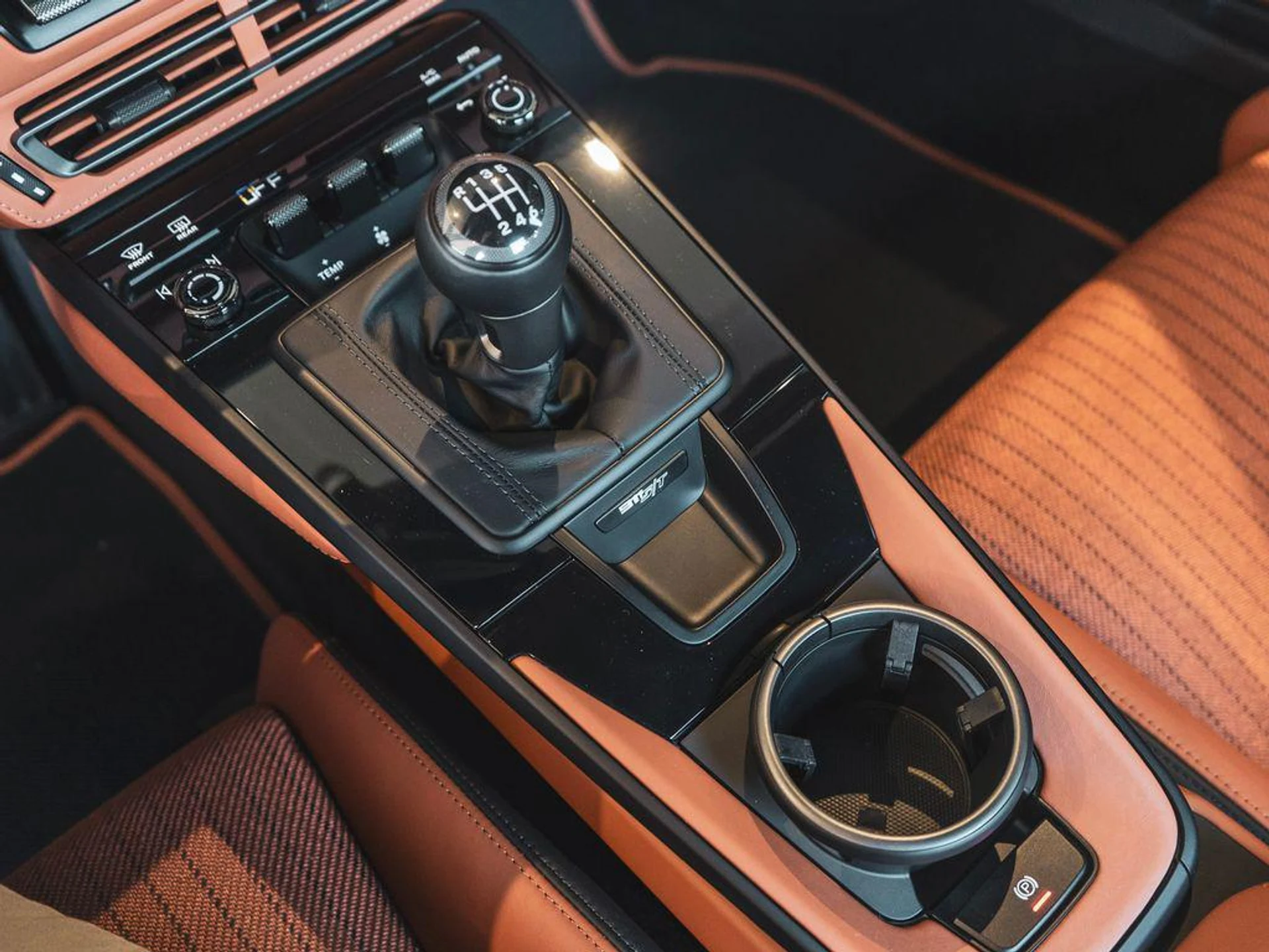 mph025_3123464761_tj_GUMP_Vsm_C0_Lwntroqx_Y_Xg_Ydt8_1d6d28f4a8