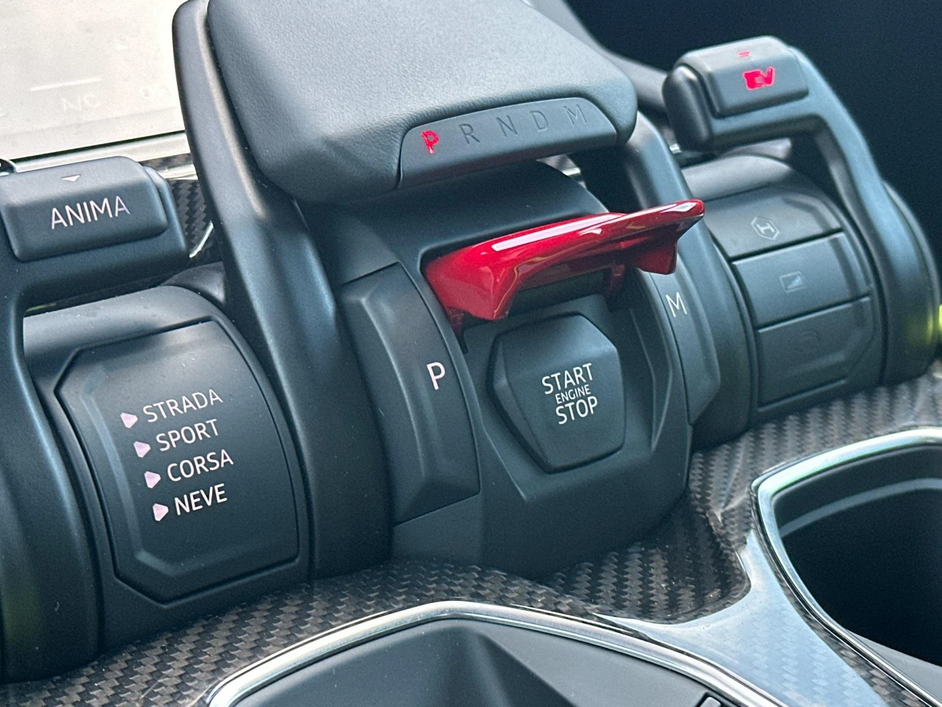 mph025_31244922_New_2025_Lamborghini_Urus_SE_1762355308_2b7b1e3807