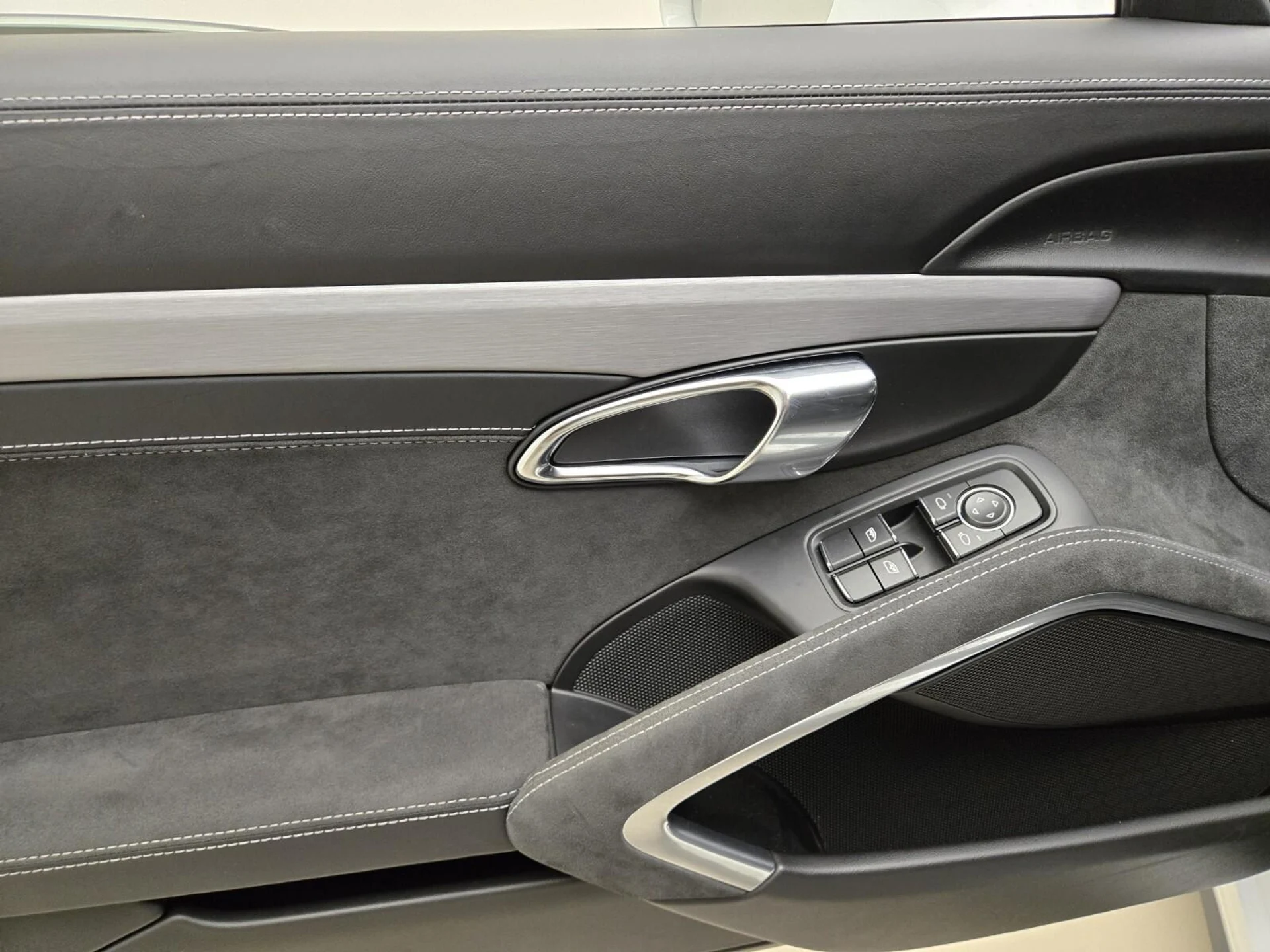 mph025_313749742_Used_2015_Porsche_911_GT_3_1756192118_23491531a6