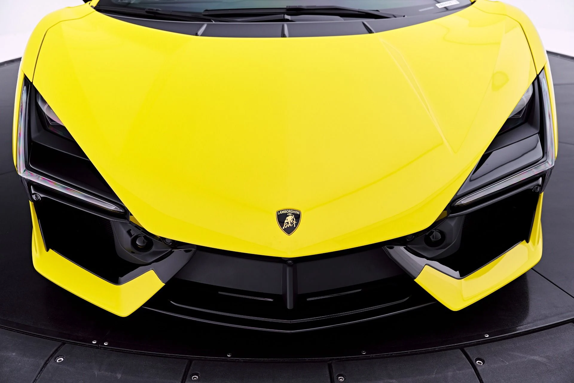 mph025_3143176359_Used_2026_Lamborghini_Revuelto_Base_1782198250_5f5835eb50