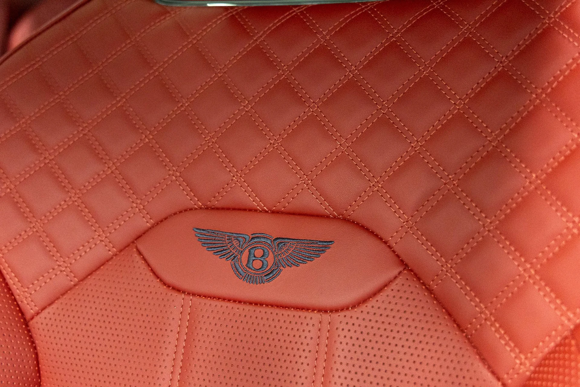 mph025_3153077533_1f71693d78416d2653674ab6482b319fx_c55a293b28