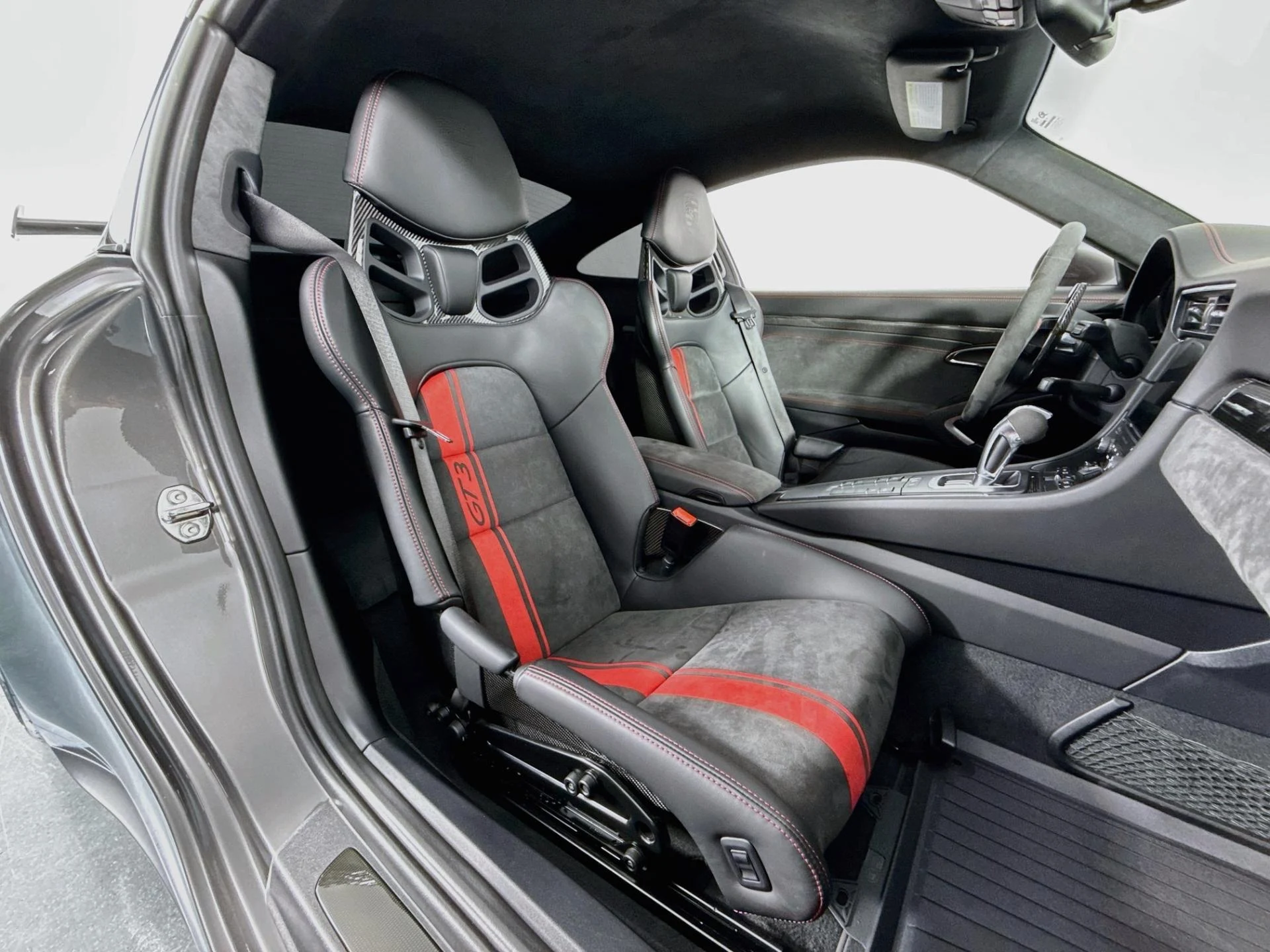 mph025_3165795990_Used_2019_Porsche_911_GT_3_1786138103_6eb8dc737b