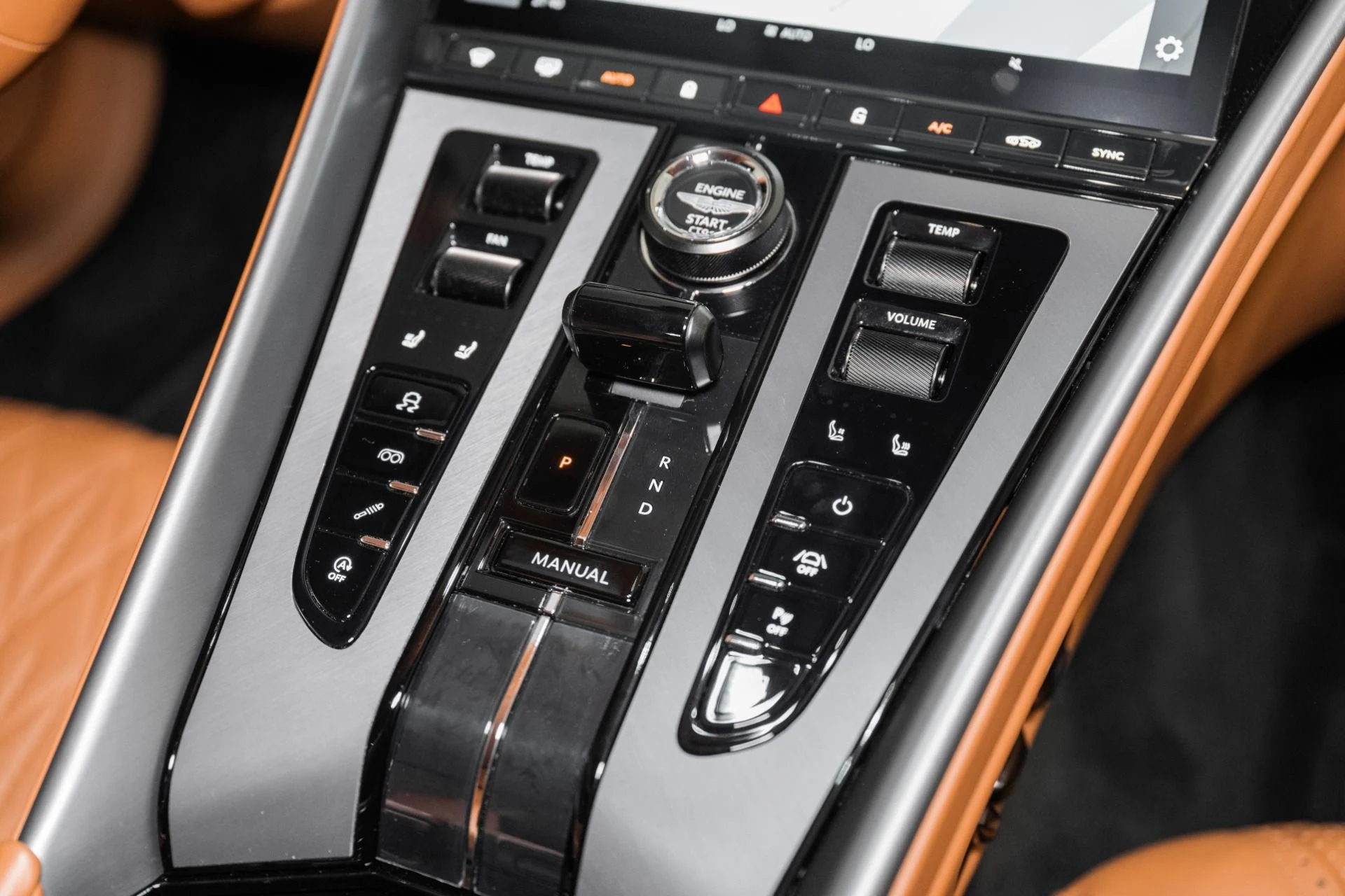 mph025_3171091832_Used_2024_Aston_Martin_DB_12_V8_COUPE_1784304834_cbafce4c32