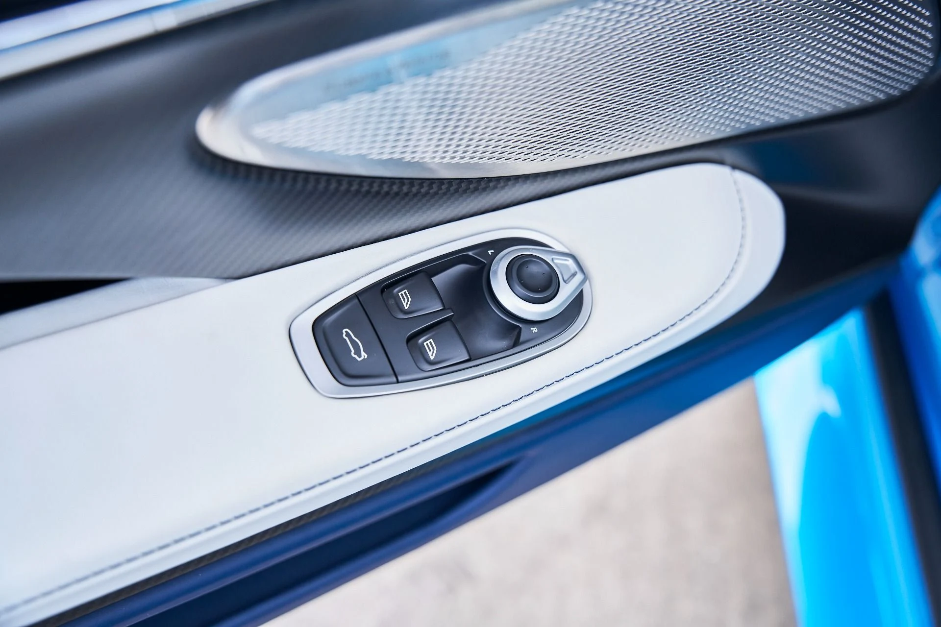 mph025_3171746257_Used_2024_Aston_Martin_DB_12_1772677918_9a7c286e8c