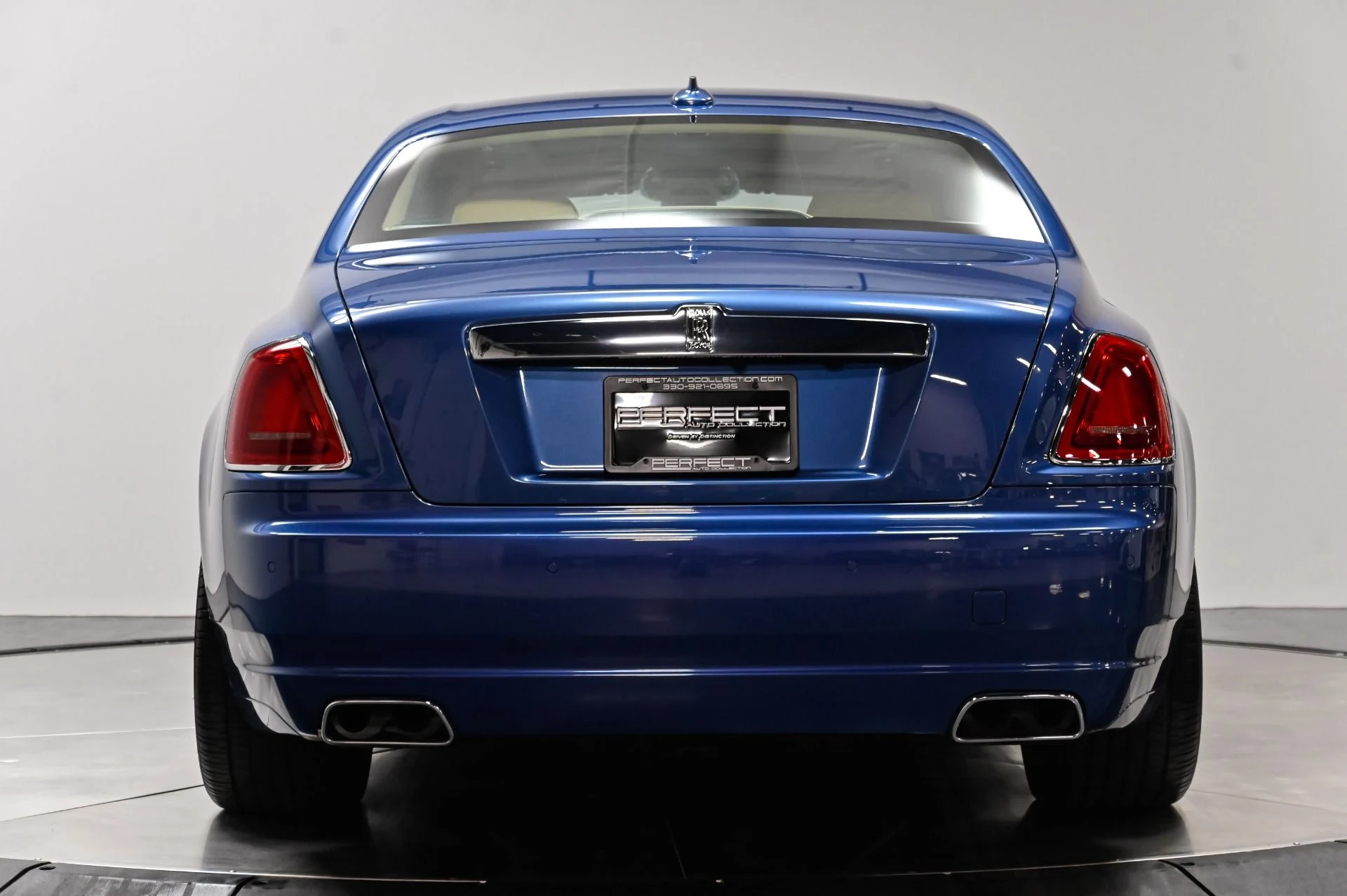 mph025_318519032_Used_2012_Rolls_Royce_Ghost_Base_1791906503_8c59aa4cb4