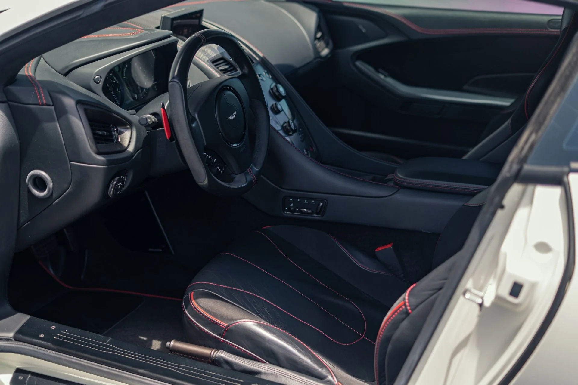 mph025_3190015588_Used_2015_Aston_Martin_Vanquish_Carbon_White_Tasteful_Upgrades_1784056520_b255429b44