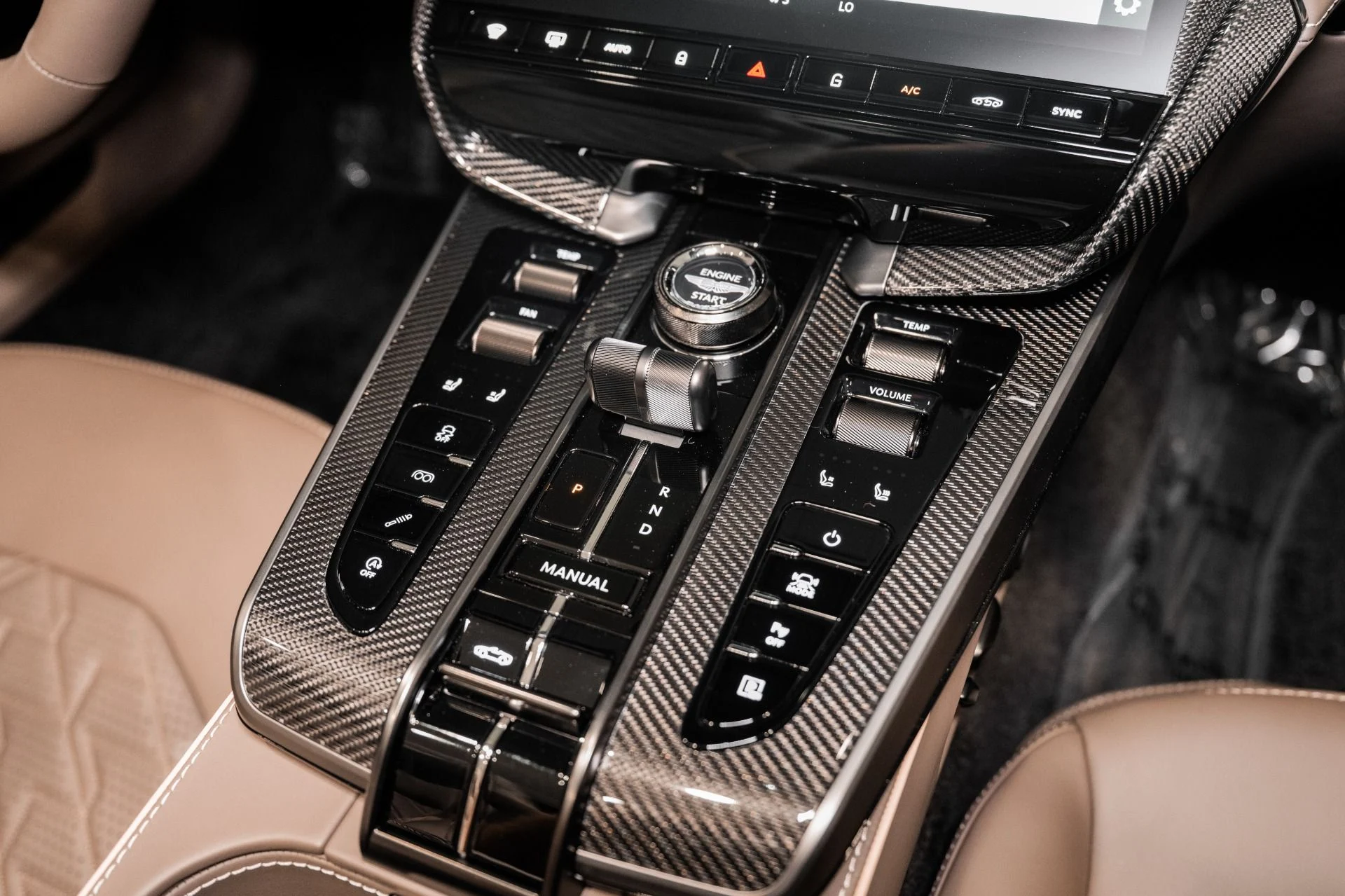 mph025_3197280577_New_2026_Aston_Martin_Vanquish_Volante_1783526001_019d890d9e