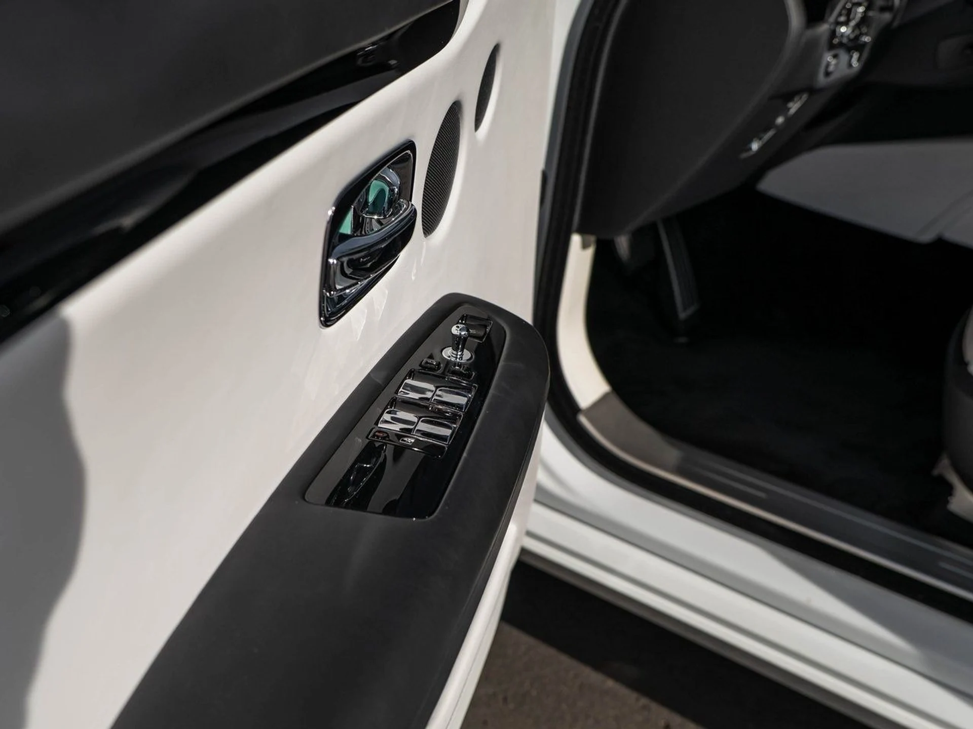 mph025_3197920659_28c19fcf1db4ad5a9e224353cab93529x_3bcf3bff99