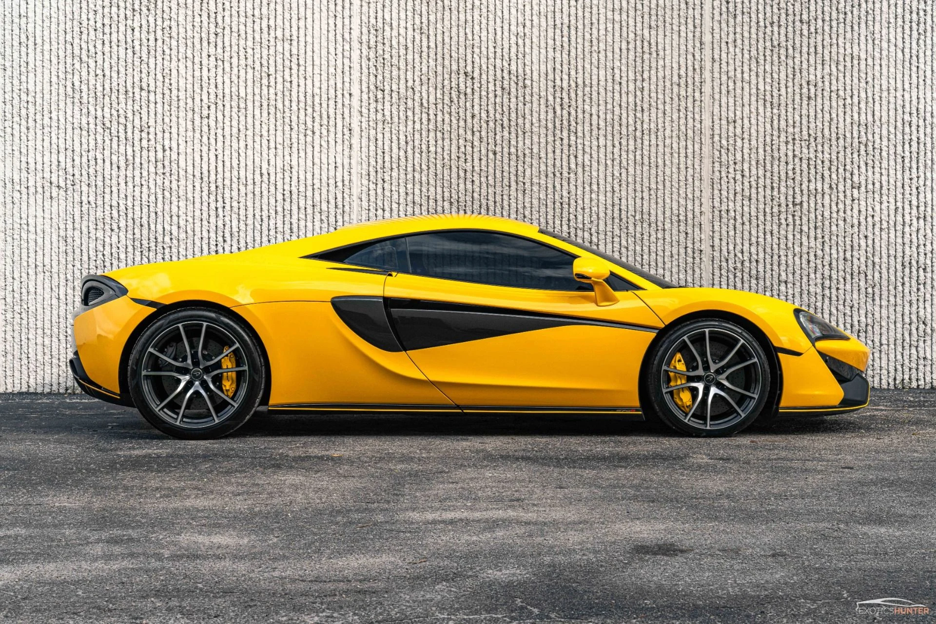 mph025_3199410772_Used_2016_Mc_Laren_570_S_w_EVERY_Carbon_Exterior_Pack_Lux_Pack_Front_Lift_1754945163_1a1b4150ae