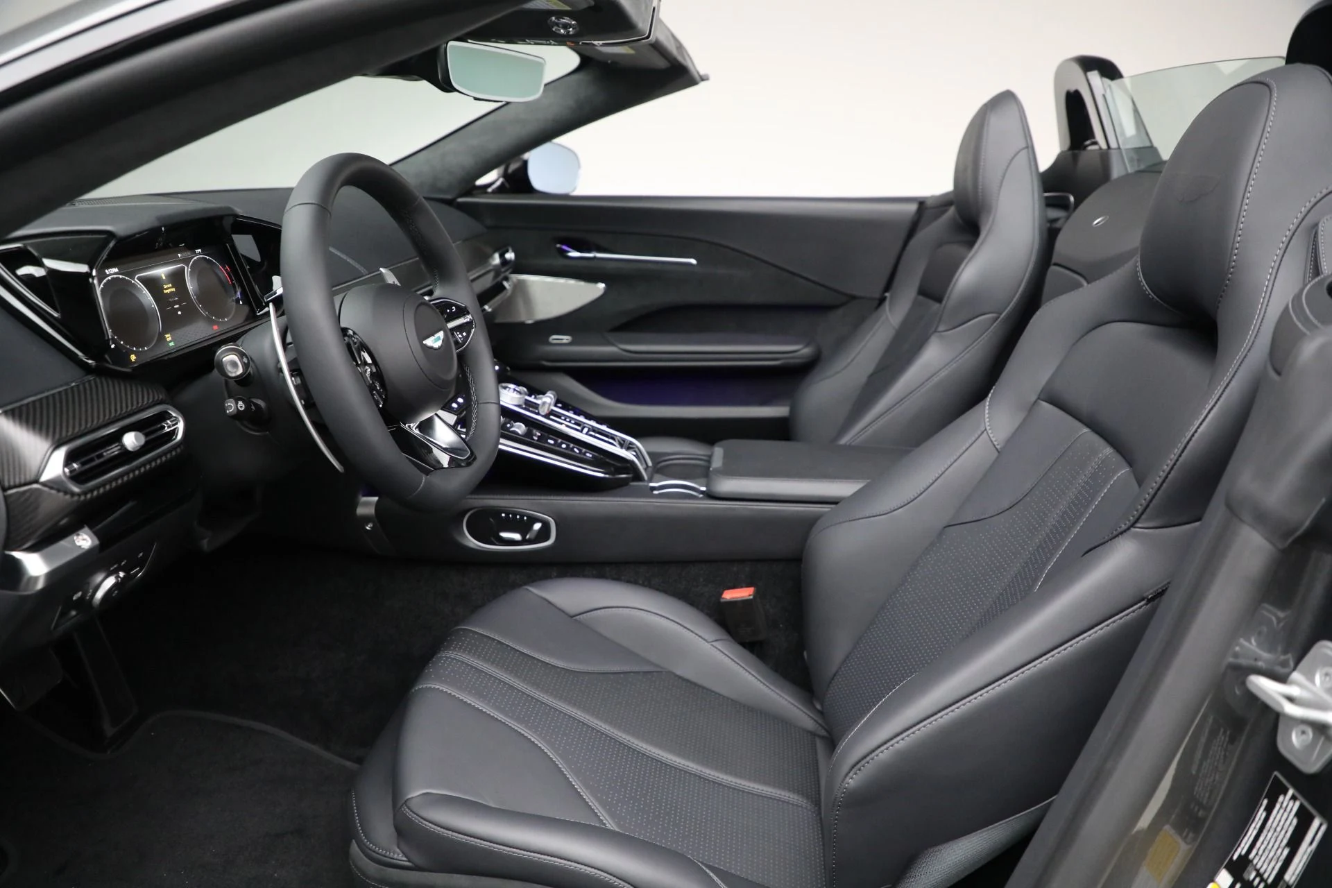 mph025_3200858989_New_2026_Aston_Martin_Vantage_Roadster_aa02563381