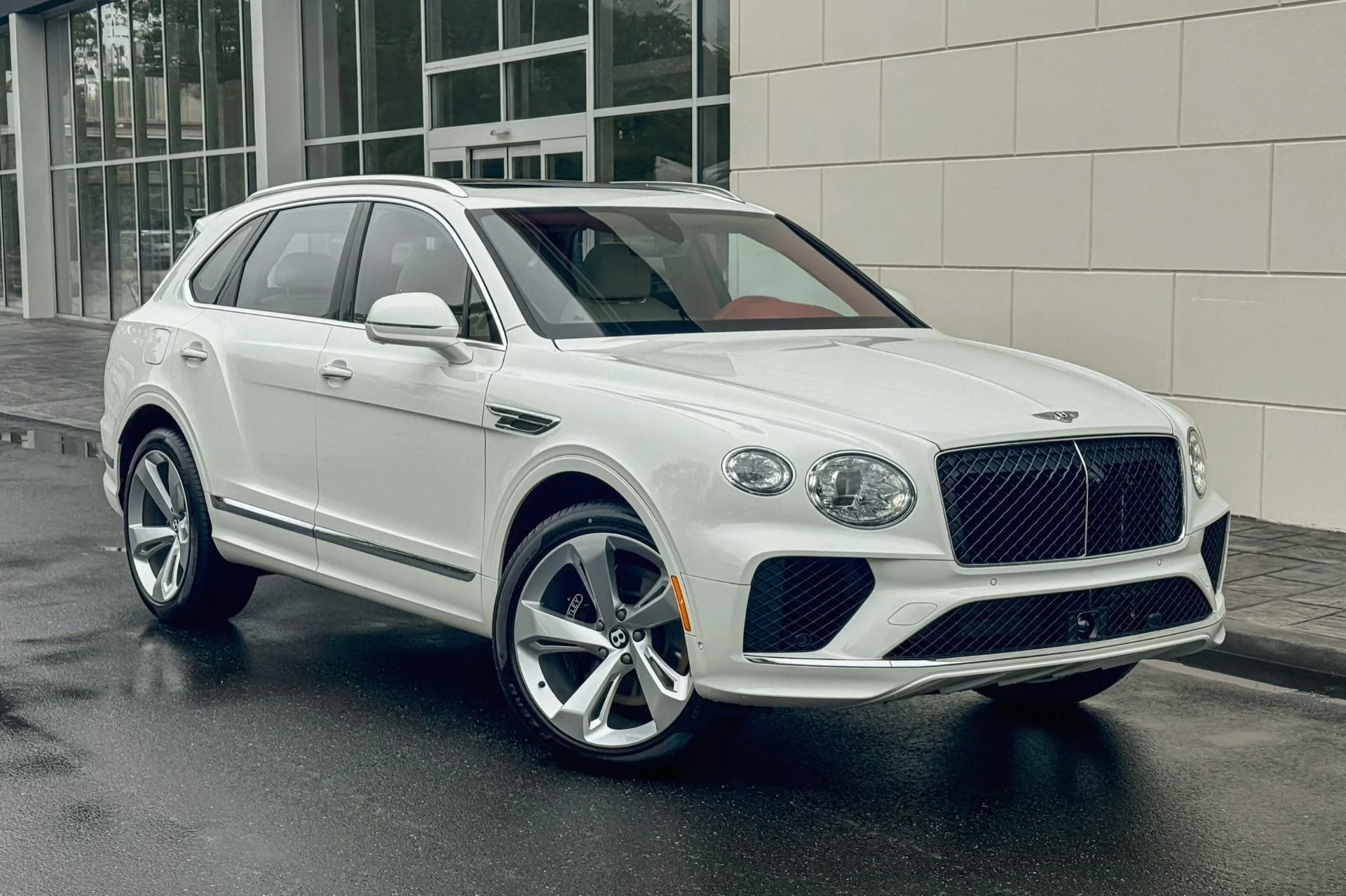 mph025_32034392_Used_2025_Bentley_Bentayga_V8_1748255294_ffc4e66763