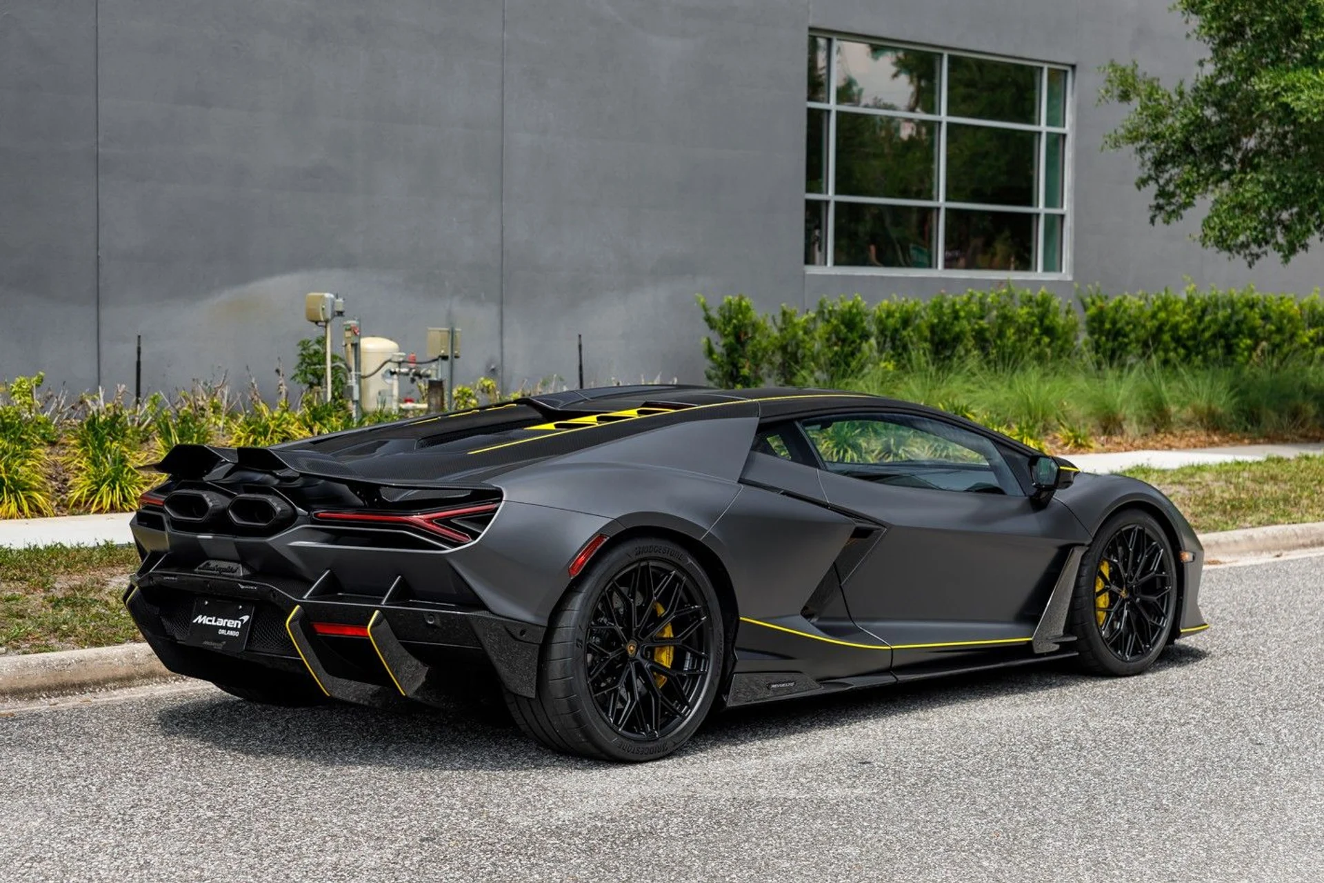 mph025_3207290864_680_p26_l_e80b90117f