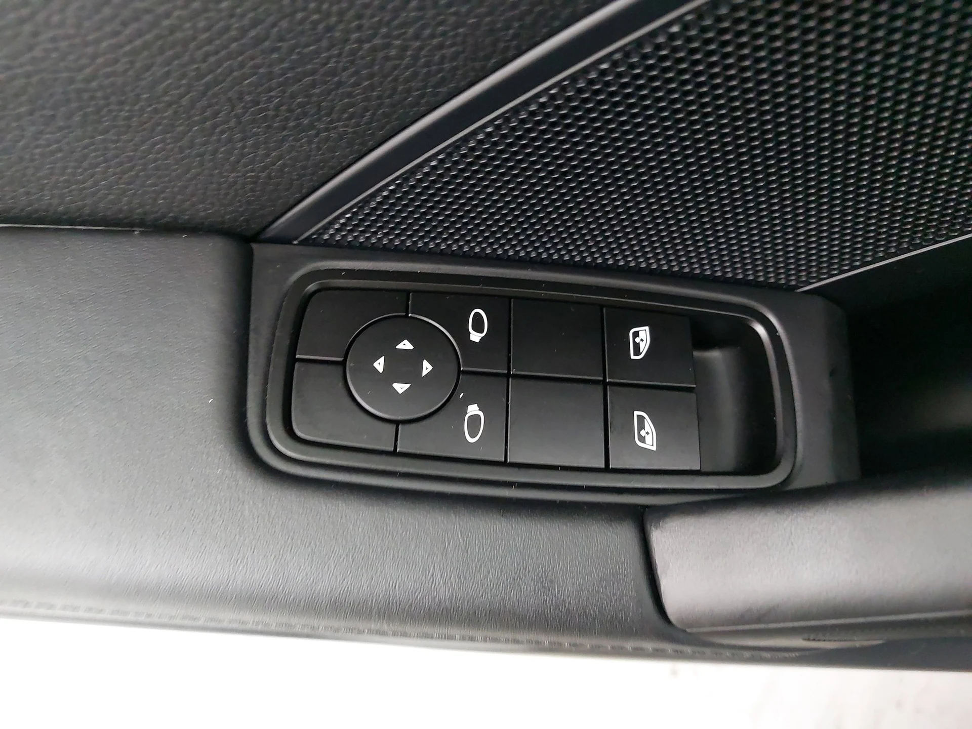 mph025_3215751799_cc4a547fda989de3bb685a06a8fdbde6x_7bfa1c5930