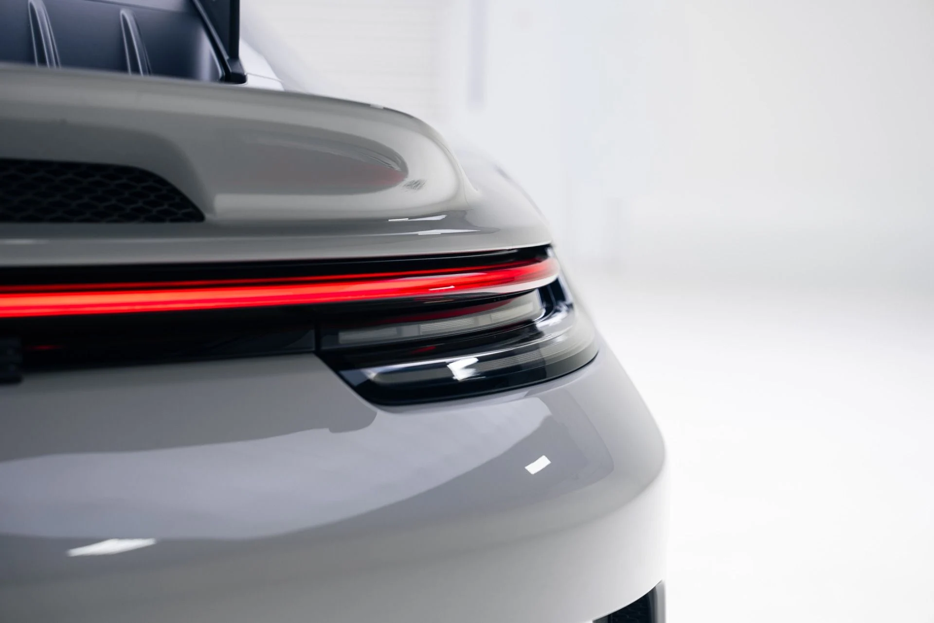 mph025_3216116213_Used_2024_Porsche_911_GT_3_1766184569_9fbafca47a