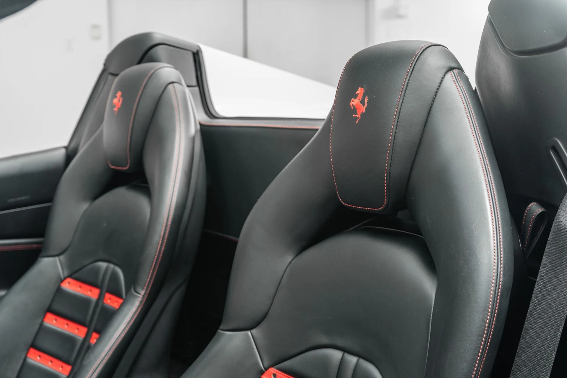 mph025_3217774764_Used_2018_Ferrari_488_Spider_1783615982_bfabd2c021
