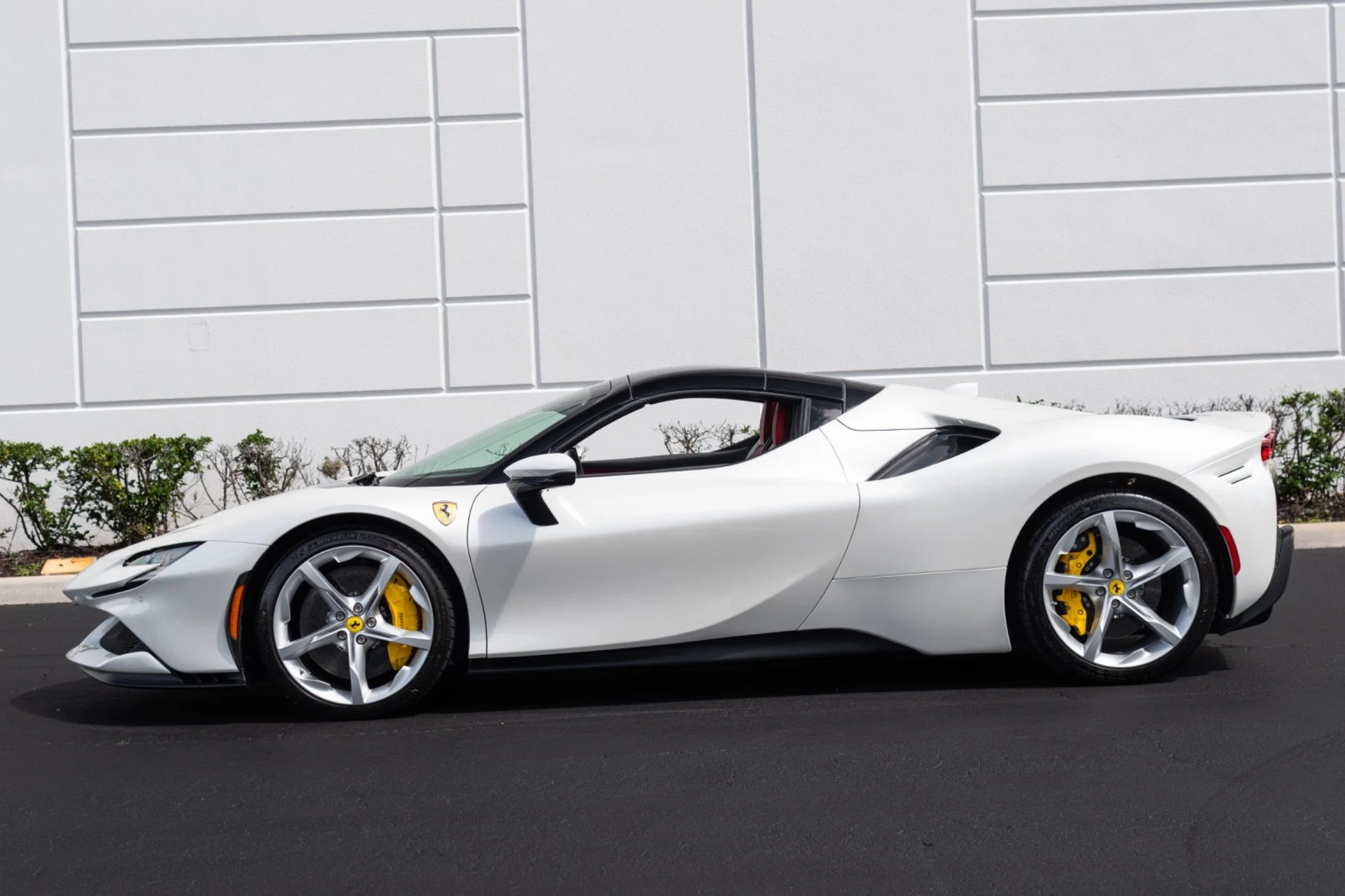 mph025_3218411062_Used_2024_Ferrari_SF_90_Spider_1774069199_44e1bb25a6
