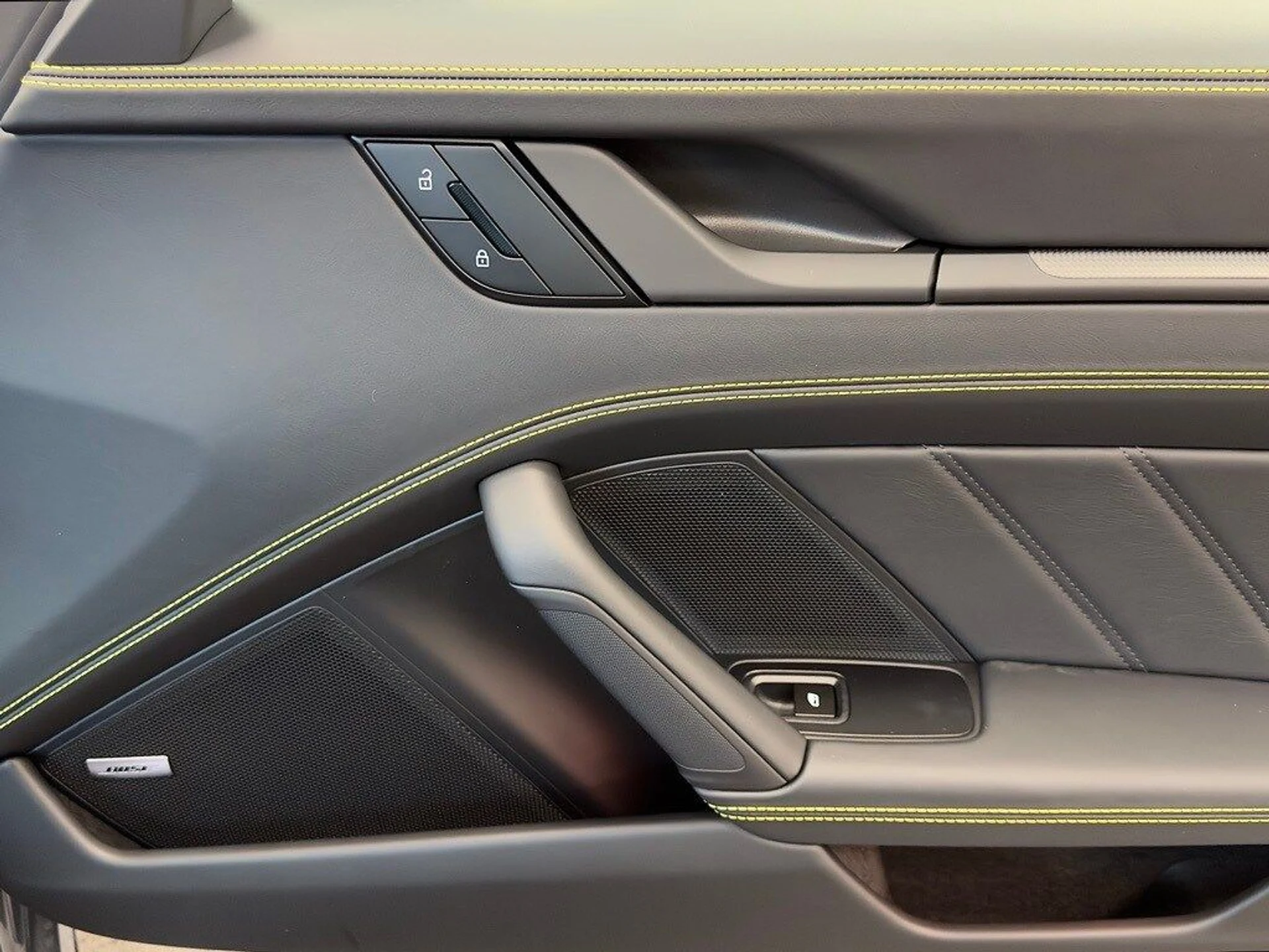 mph025_3222323146_4f4371775895d9e8c7139b490b4ed354x_18a2c469d4