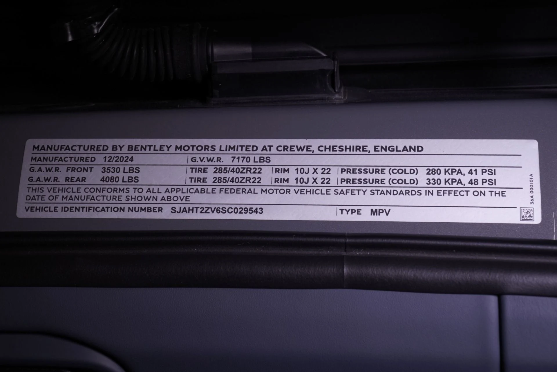 mph025_3223540051_Used_2025_Bentley_Bentayga_EWB_Azure_1762288450_196a2d851f