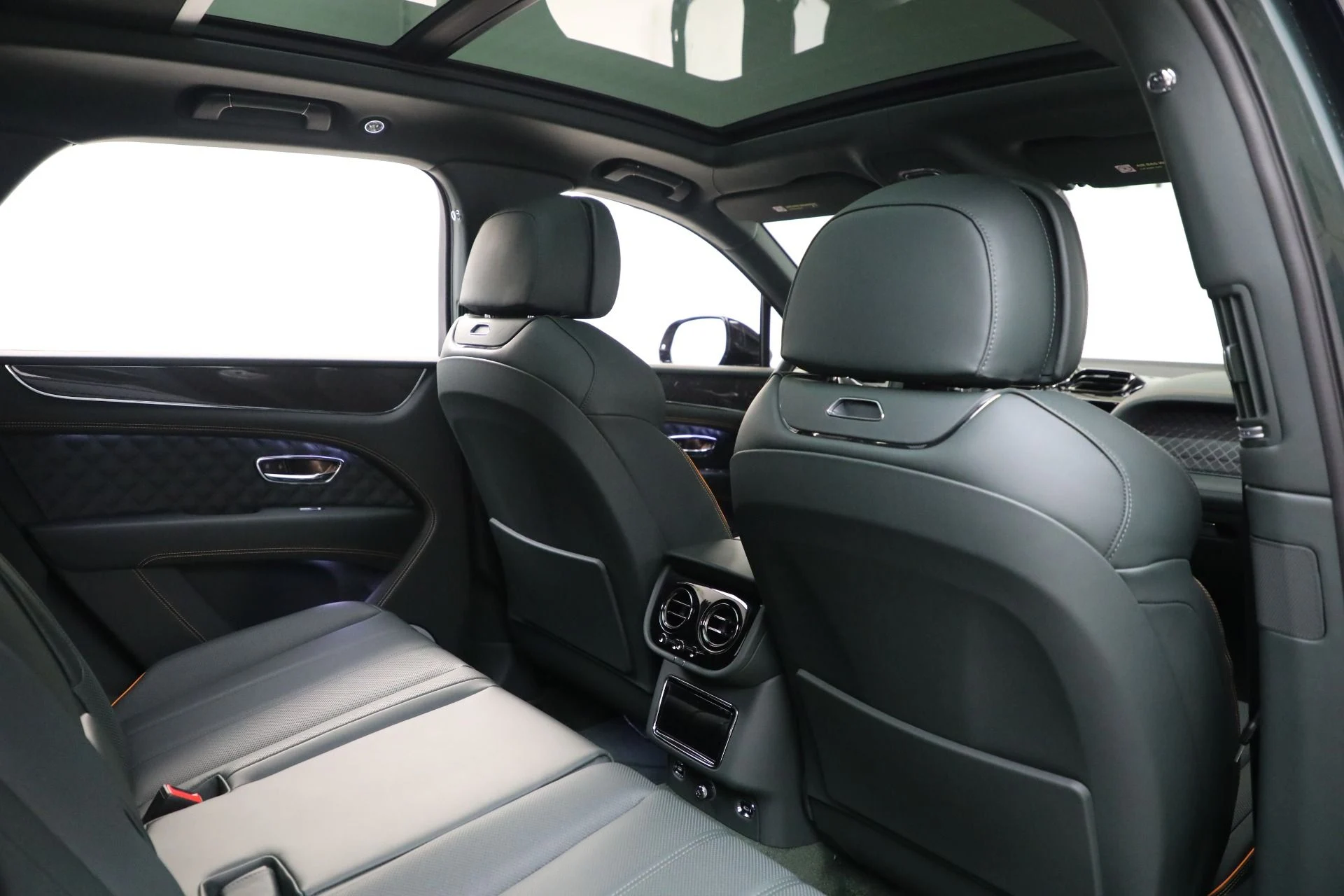 mph025_3236613085_New_2025_Bentley_Bentayga_S_Black_Edition_7a2375a581