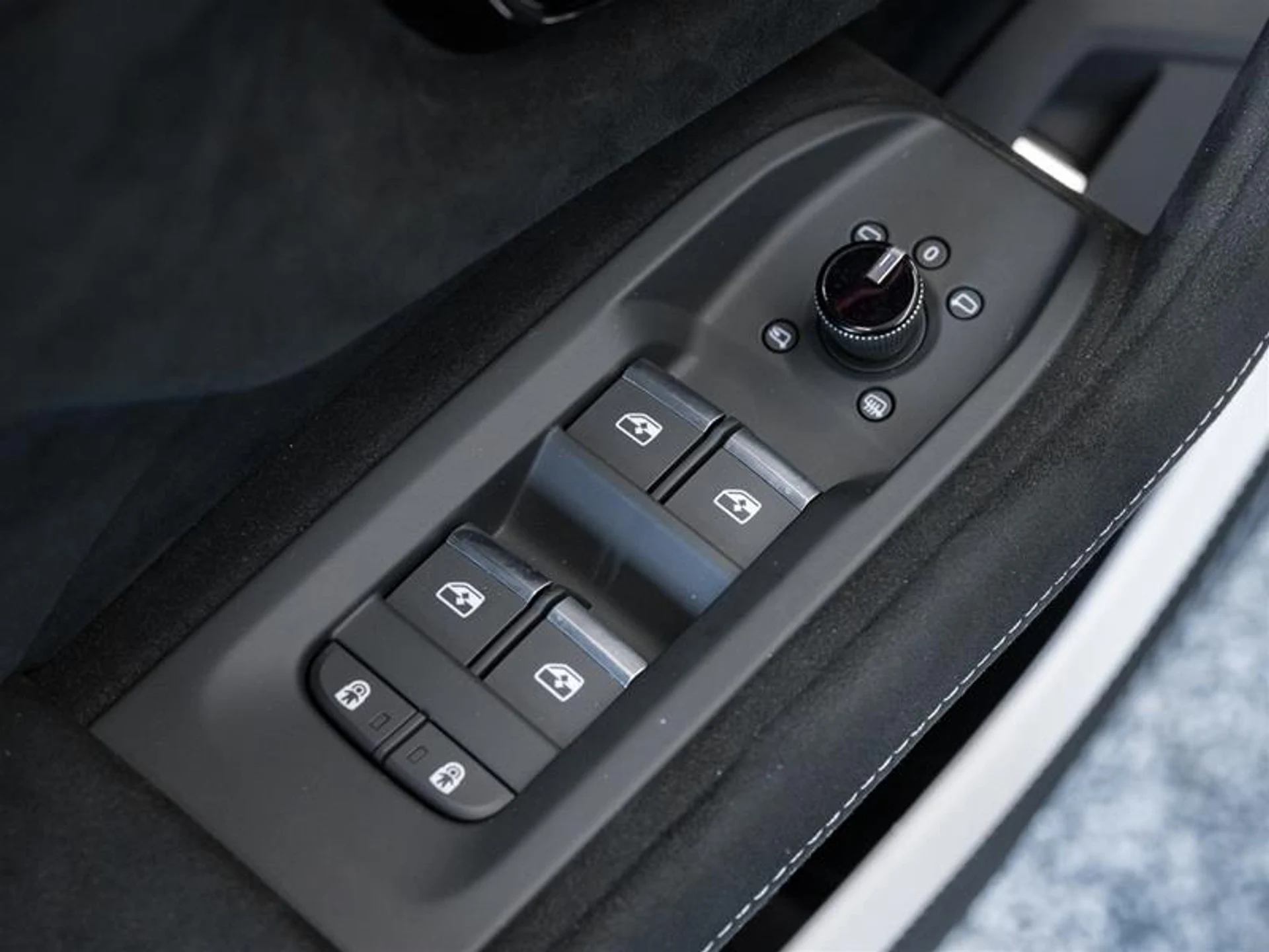 mph025_3249354128_11790389_1607586254_1356f09c75