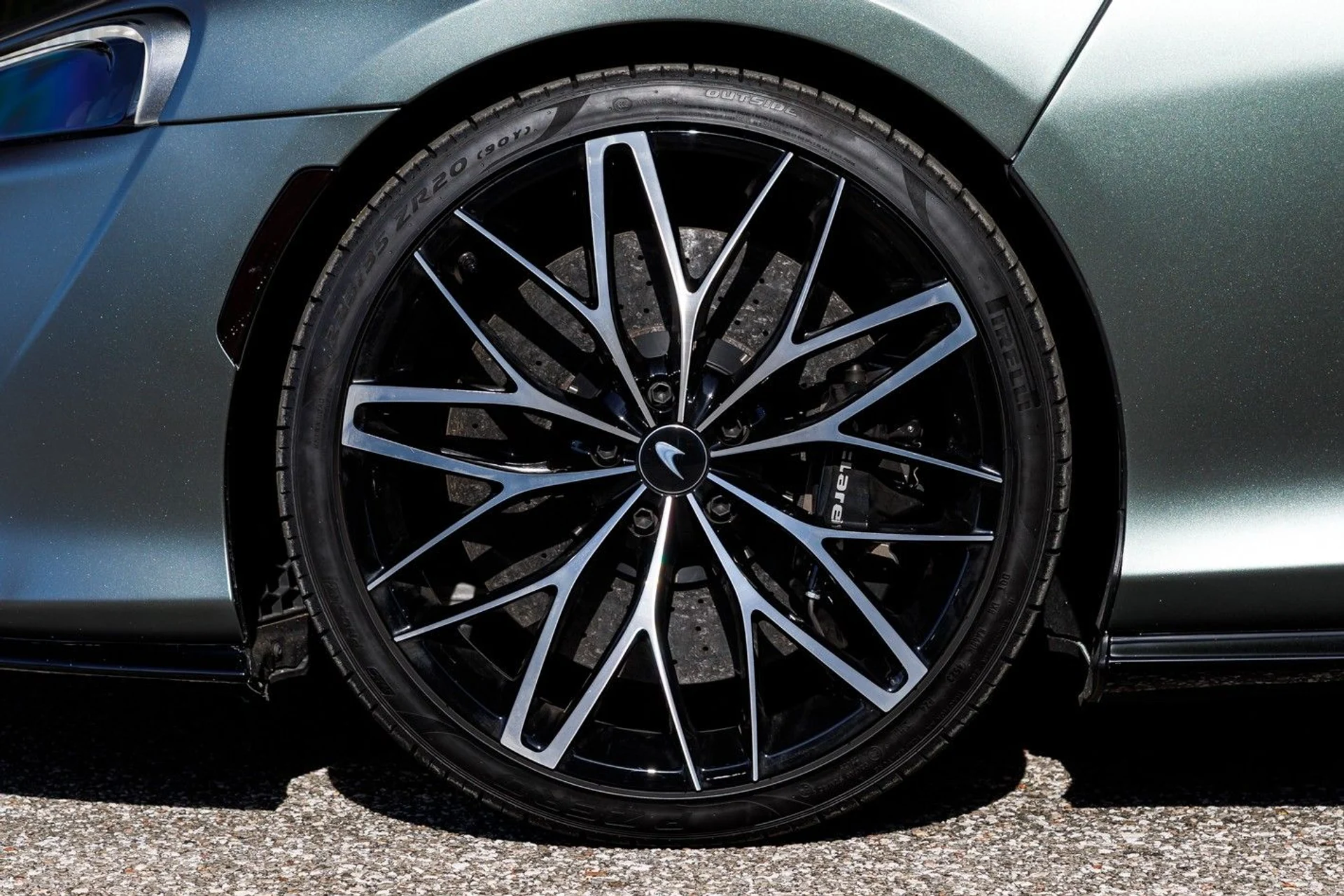 mph025_3253759809_638_p26_l_c66e7d1249