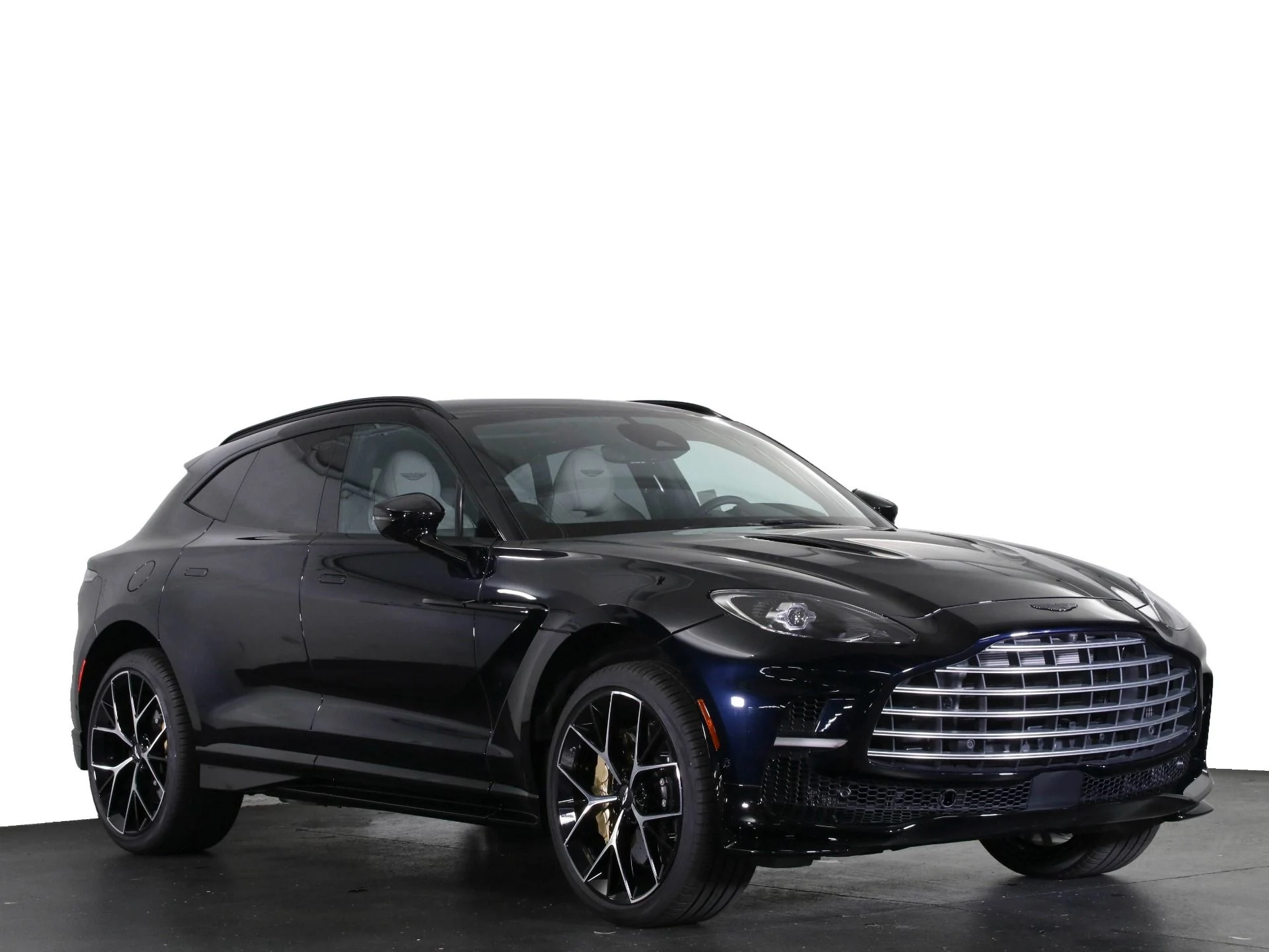 mph025_3254543899_New_2025_Aston_Martin_DBX_707_1768455345_09b7848b9f