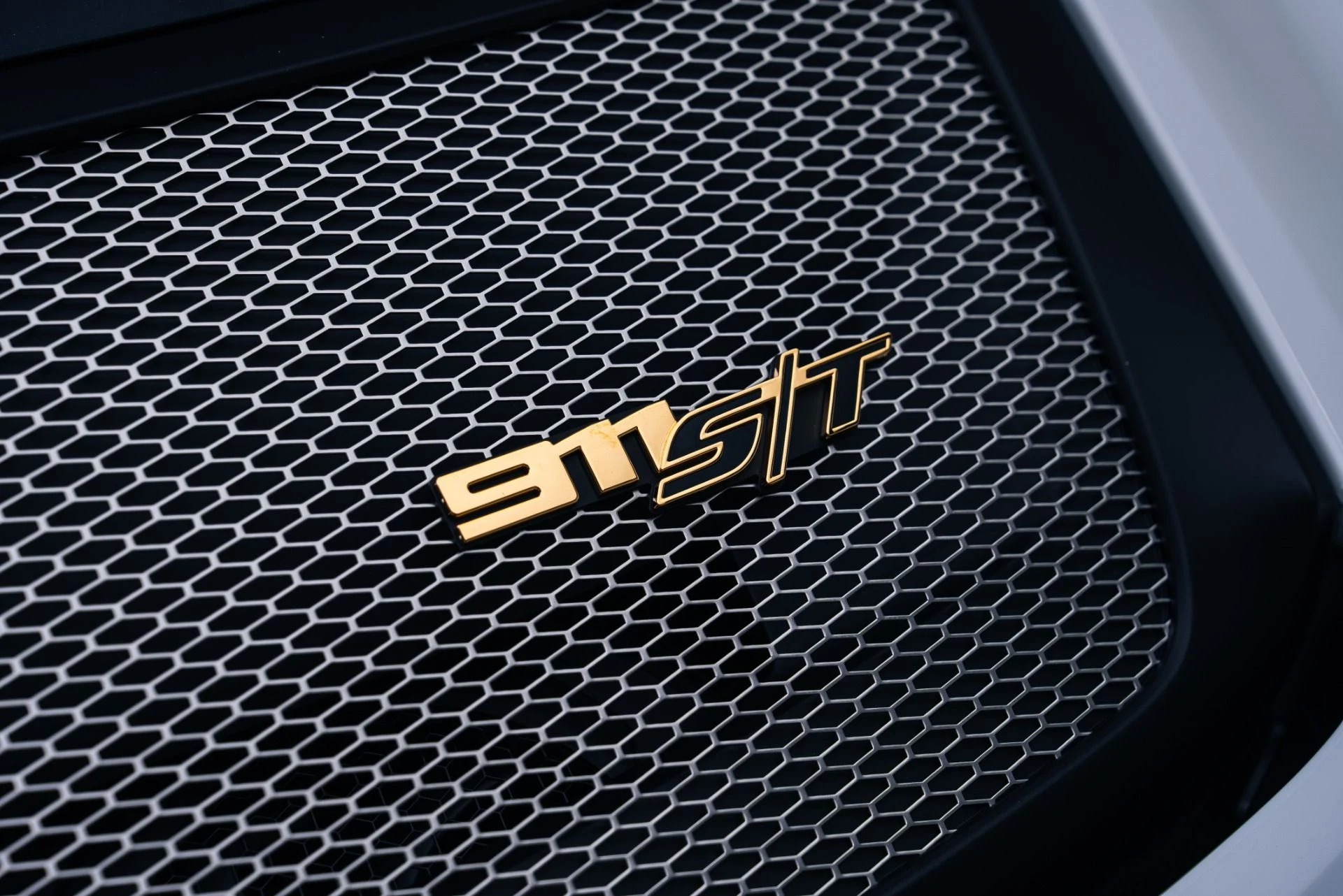 mph025_3256625390_Used_2024_Porsche_911_ST_1767635703_7aa7fdad32