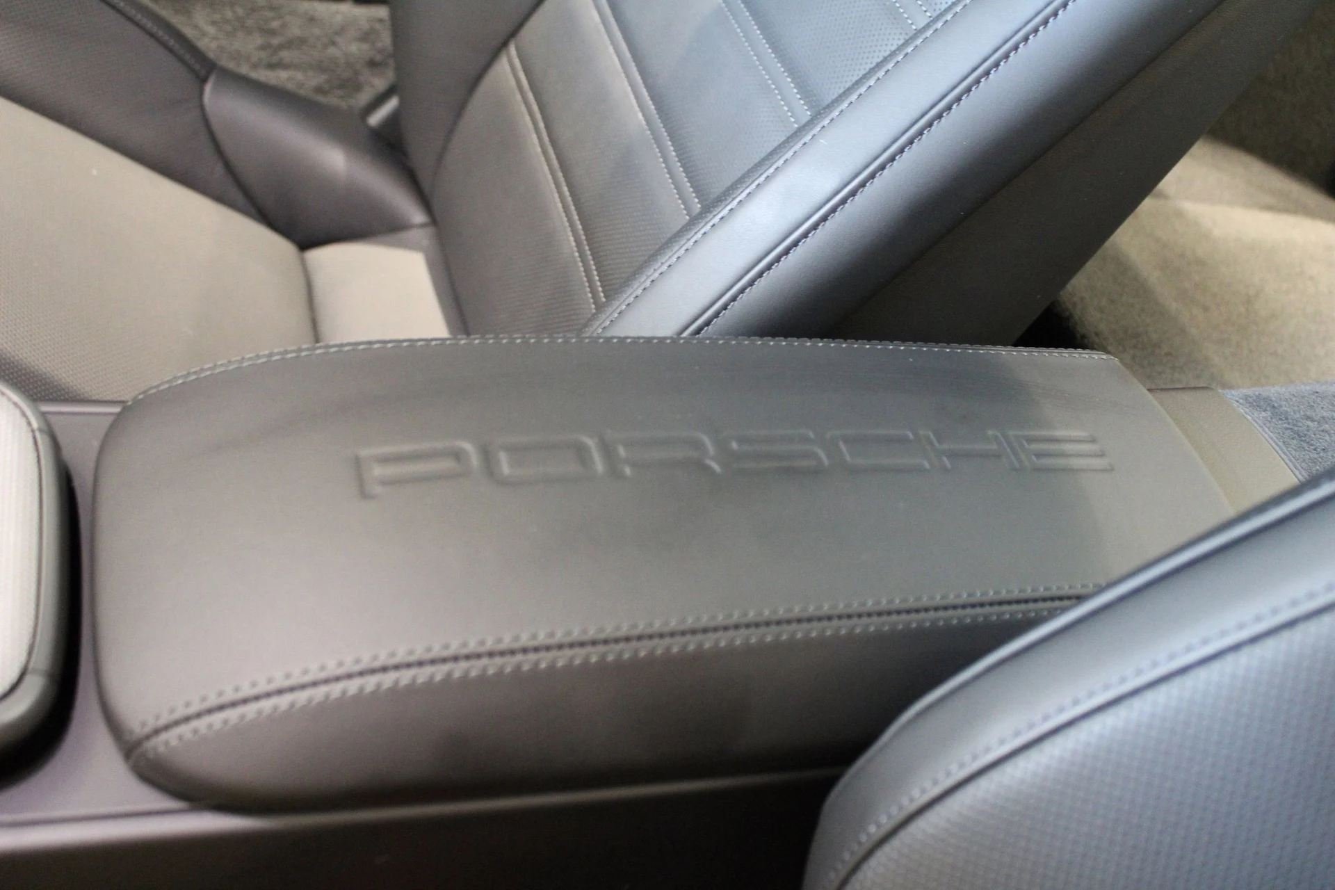 mph025_3257005313_e8c95355b2935e40a8d487937edf7c4fx_fcfdf1fd61