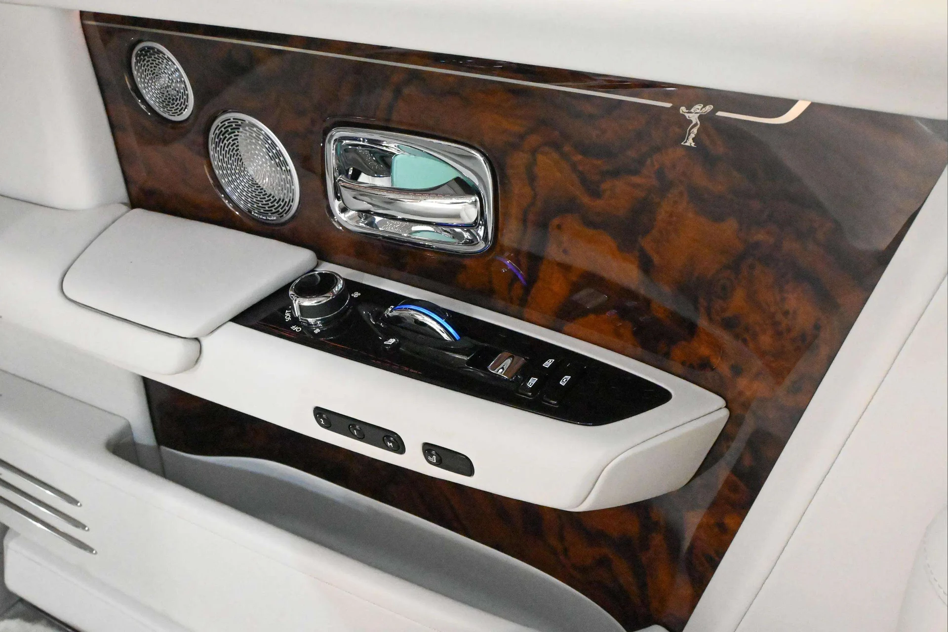 mph025_325821800_886aea8f_fd87_48a4_b823_4046dc7cdb24_914d22a6aa