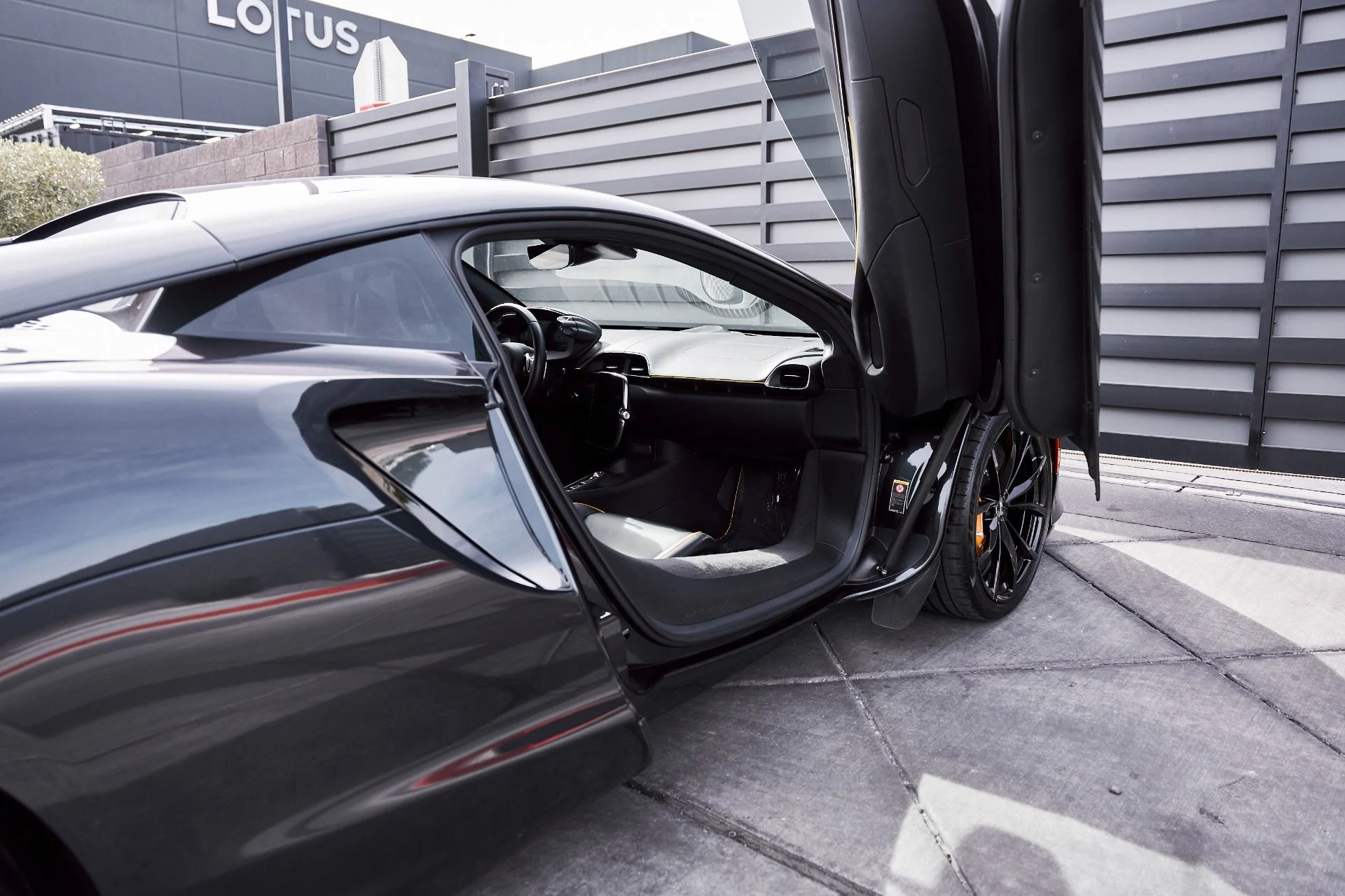 mph025_3258888068_Used_2023_Mc_Laren_Artura_1770833712_0b719edb74