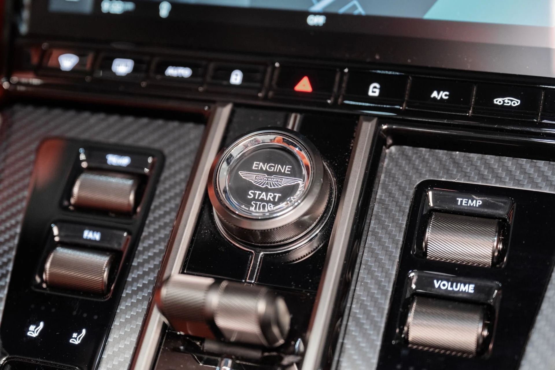 mph025_3267097154_New_2026_Aston_Martin_Vantage_Roadster_1761752064_fde1aaf338