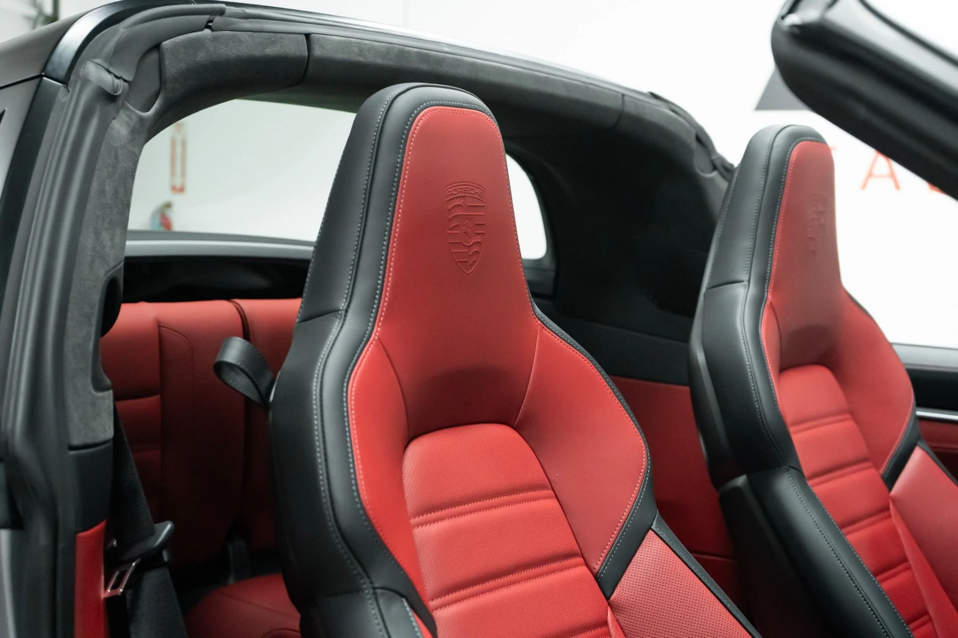 mph025_3267146764_Used_2026_Porsche_911_Targa_4_GTS_Targa_4_GTS_1767211945_528f8f29d5