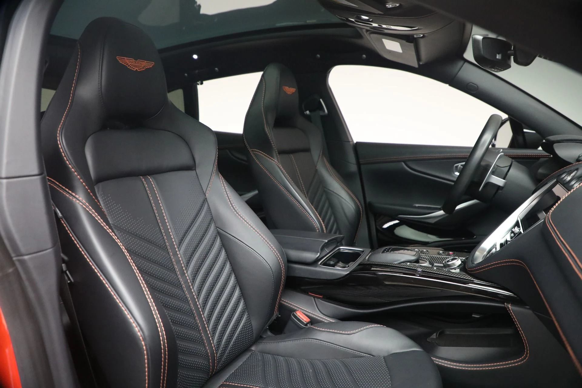 mph025_3268348382_Used_2023_Aston_Martin_DBX_707_1764179397_4b9831dd95