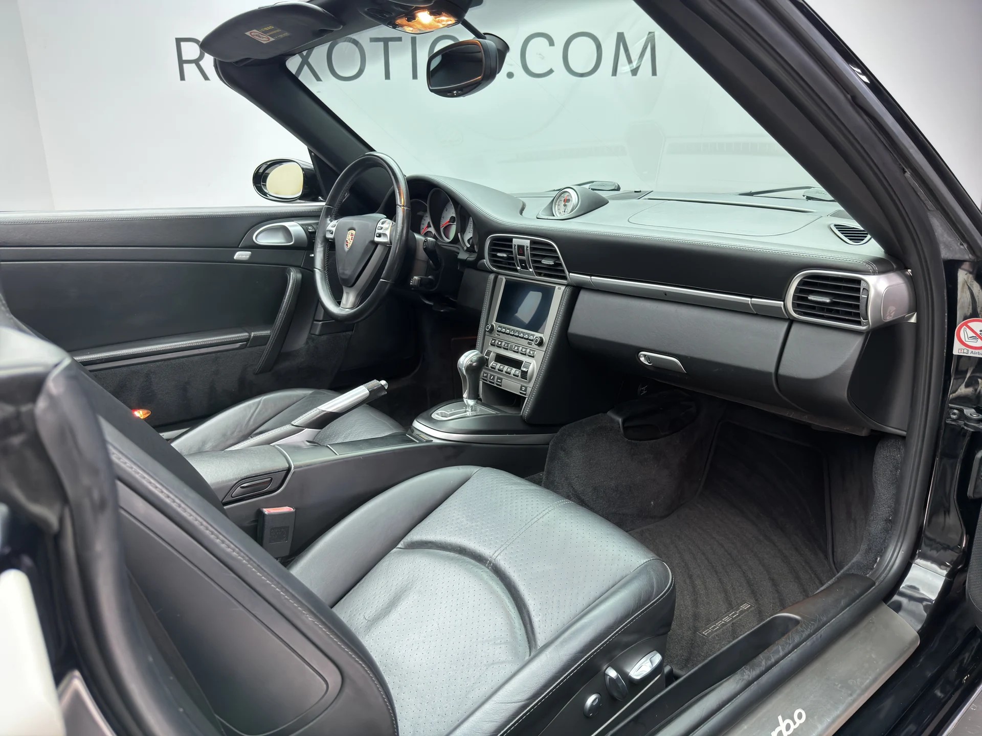 mph025_3278127878_RP_8540_interior_005_9bfea796b4