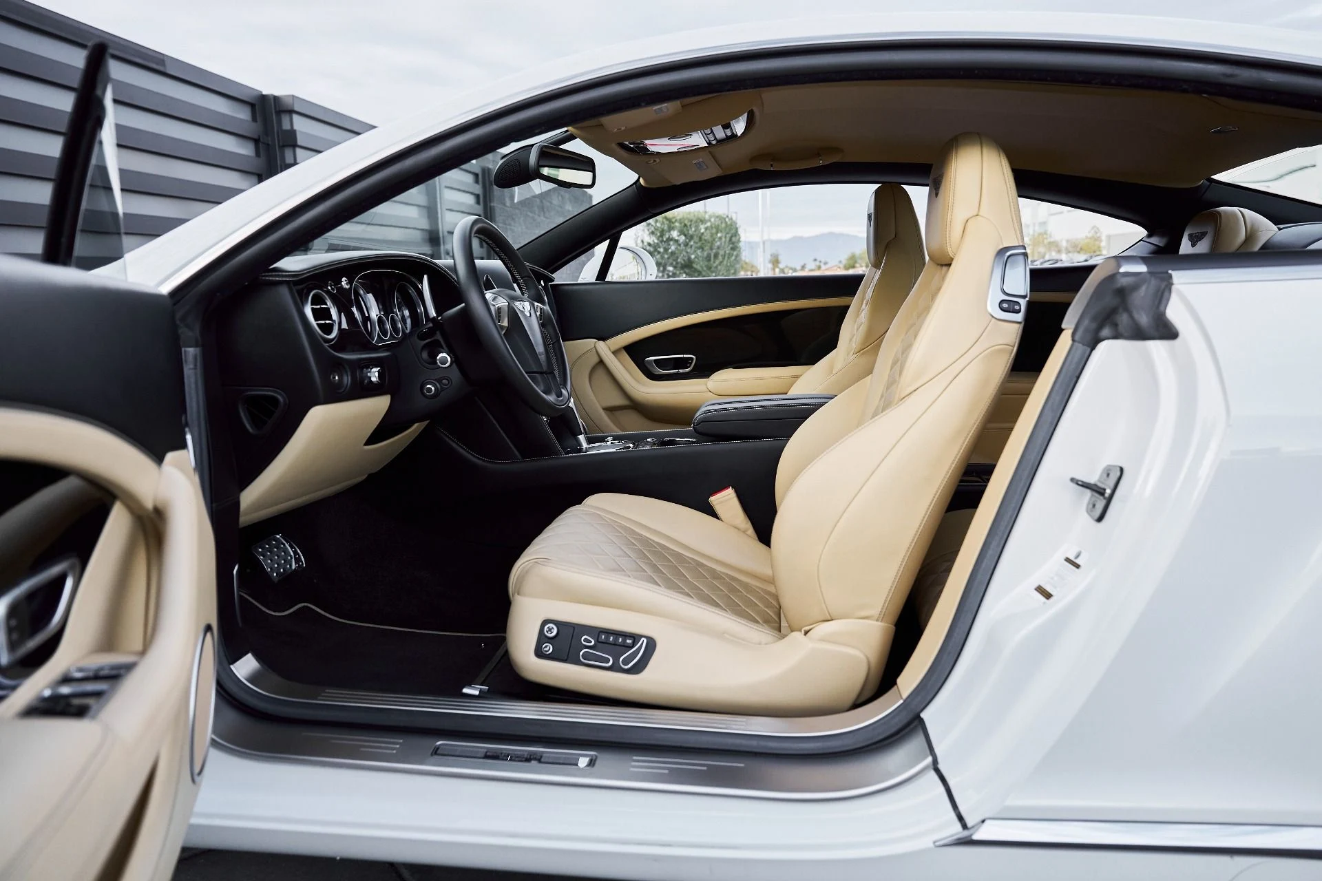 mph025_3282331729_Used_2016_Bentley_Continental_GT_W12_1767667346_05f23246e4