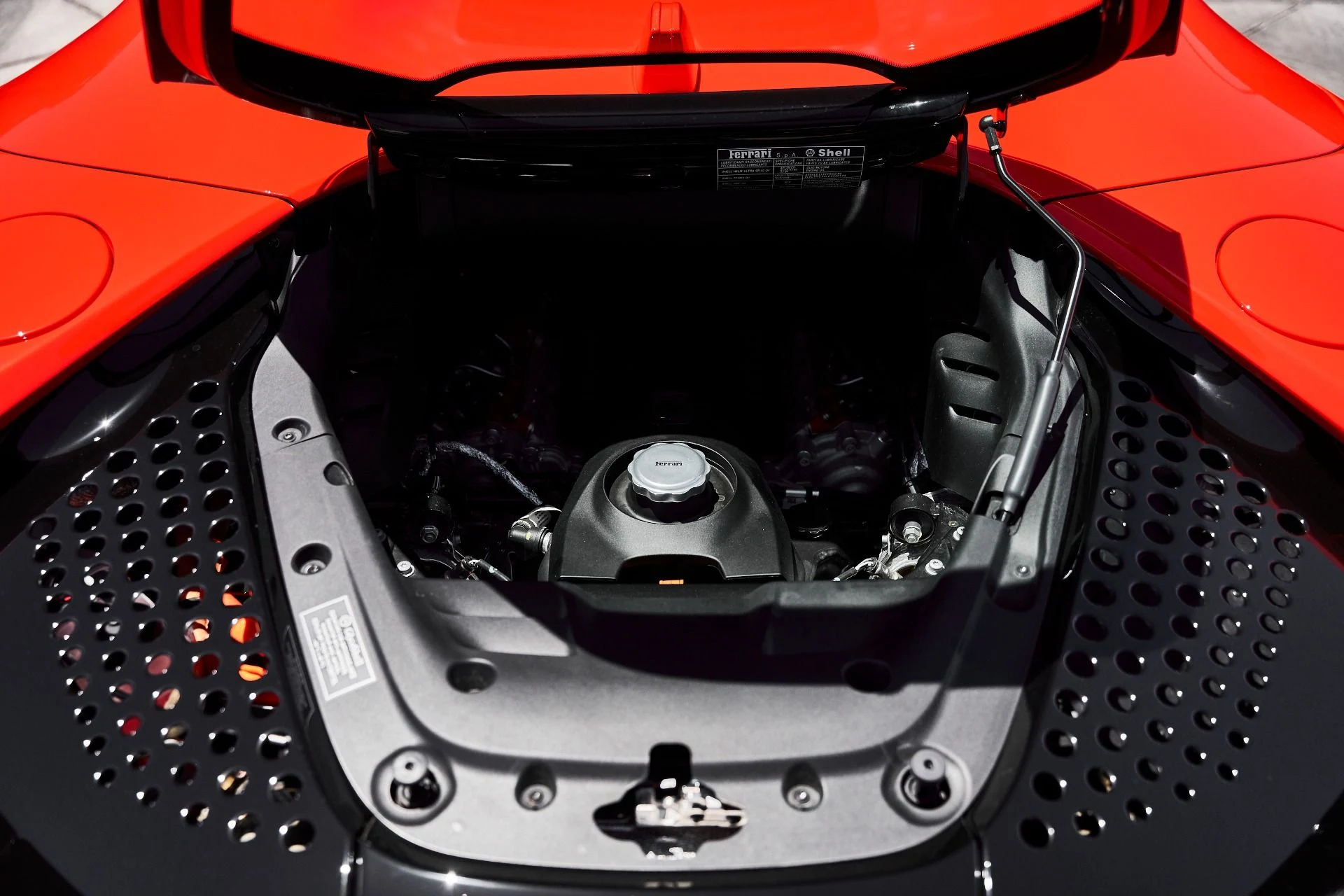 mph025_3287371727_Used_2023_Ferrari_SF_90_Spider_Base_1781118589_39bd32e80e