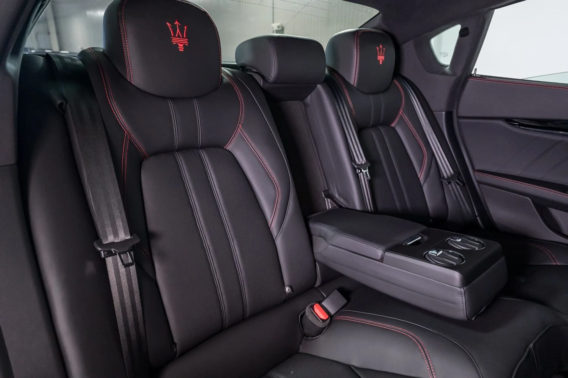 mph025_3300483947_e3160220103a414c926c9125ad81f809_2b6eed26e0